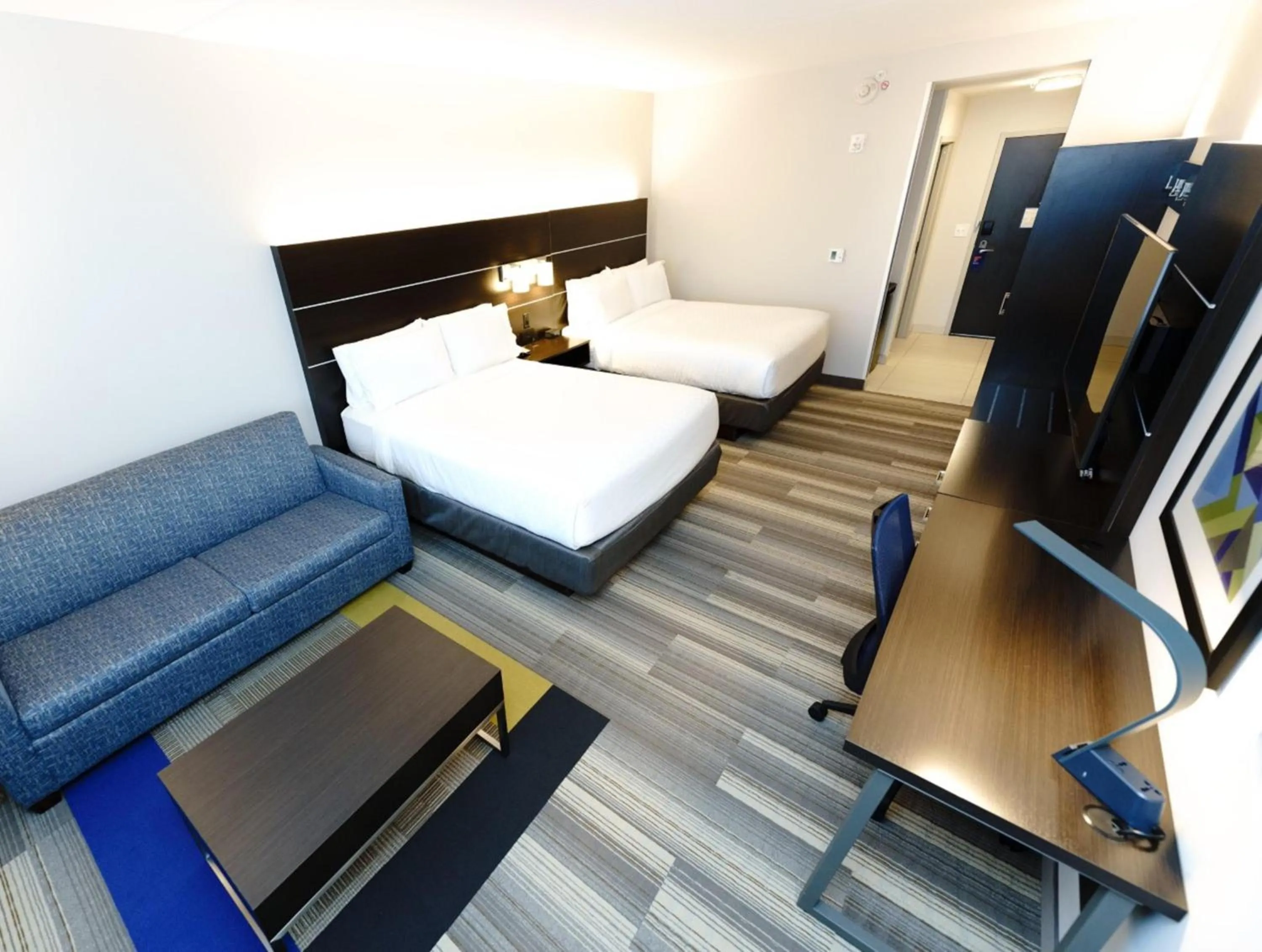 Photo of the whole room, Bed in Holiday Inn Express & Suites Franklin - Berry Farms by IHG