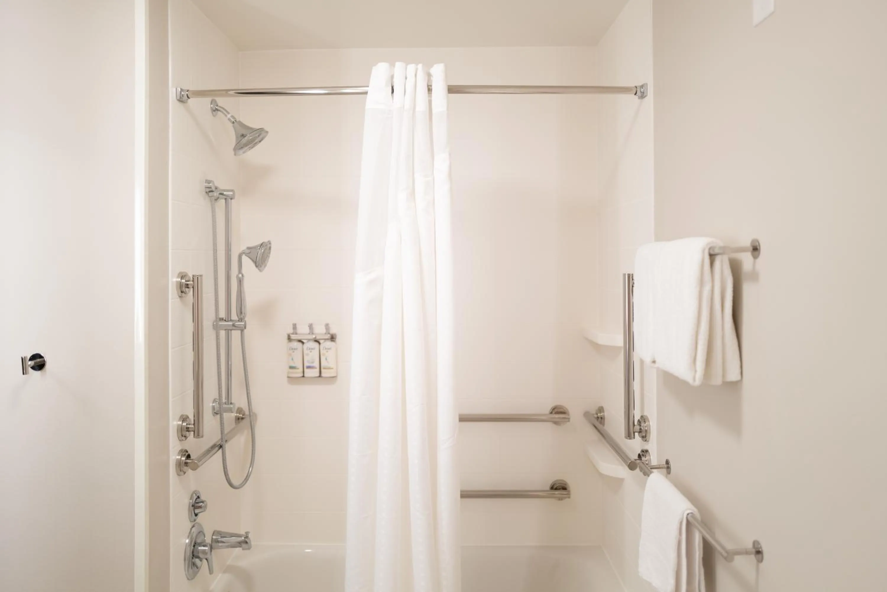 Bathroom in Holiday Inn Express & Suites Franklin - Berry Farms by IHG