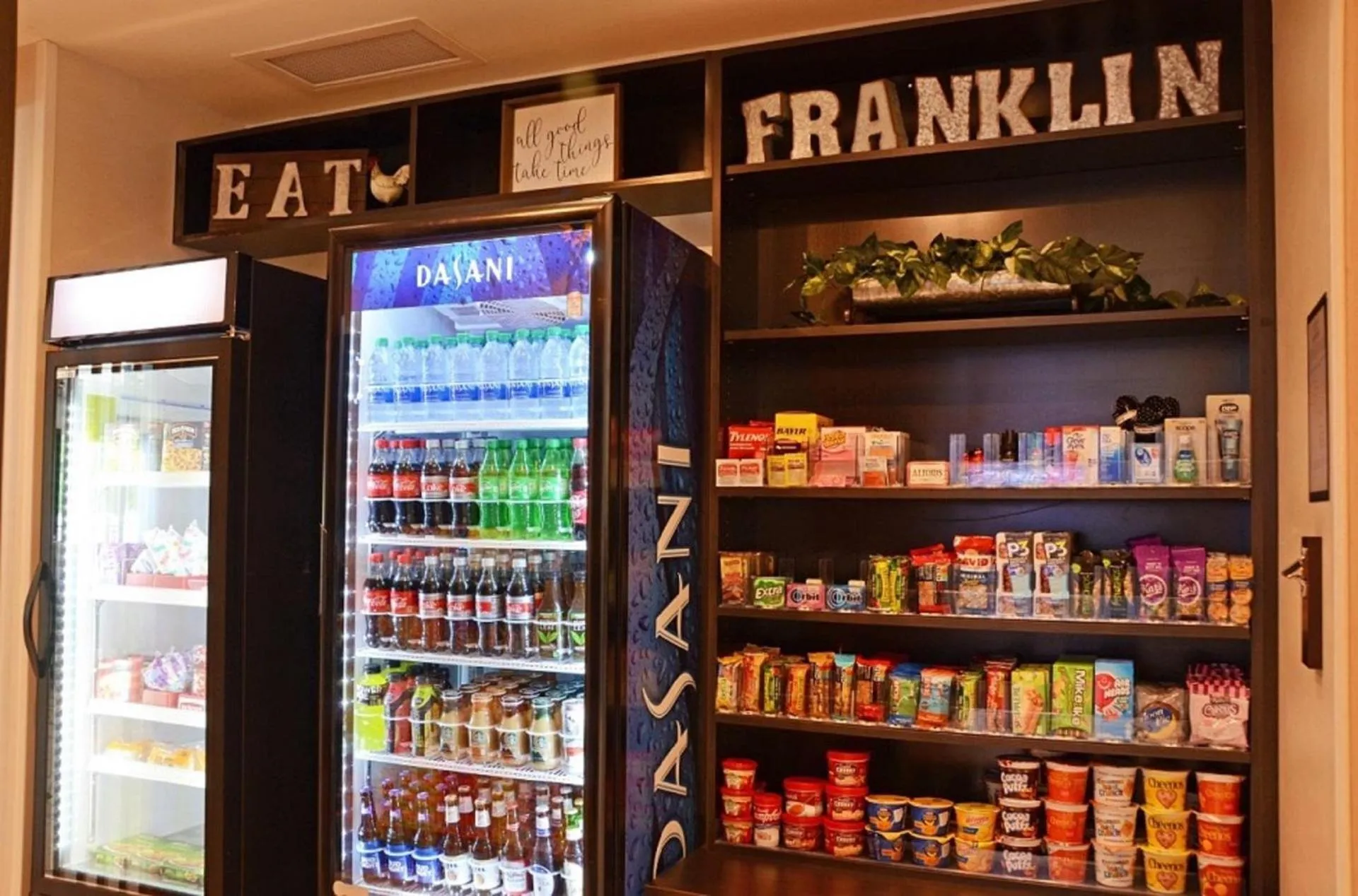 Restaurant/places to eat in Holiday Inn Express & Suites Franklin - Berry Farms by IHG