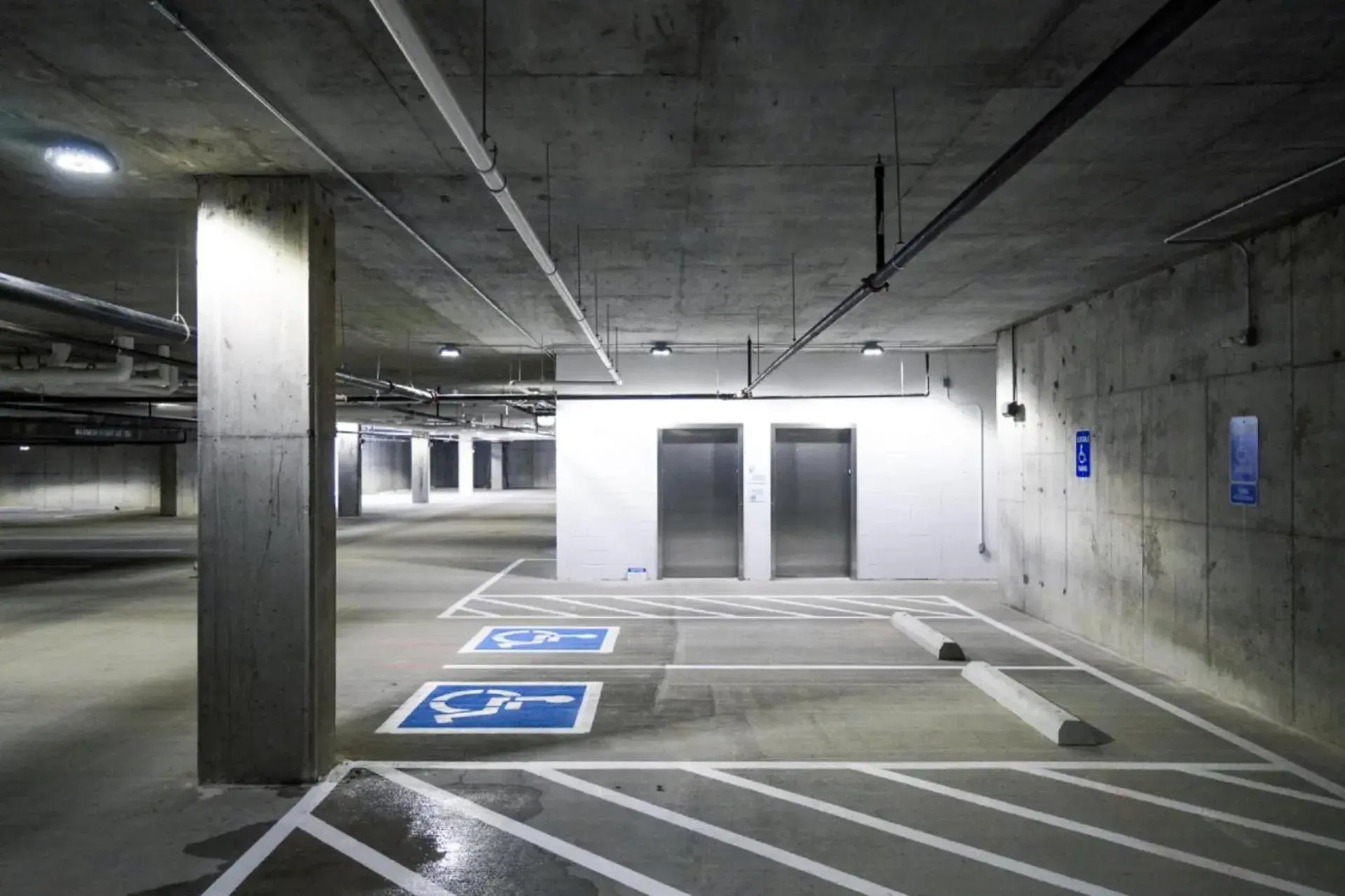 Swimming pool in Holiday Inn Express & Suites Franklin - Berry Farms by IHG Swimming pool in Holiday Inn Express & Suites Franklin - Berry Farms by IHG