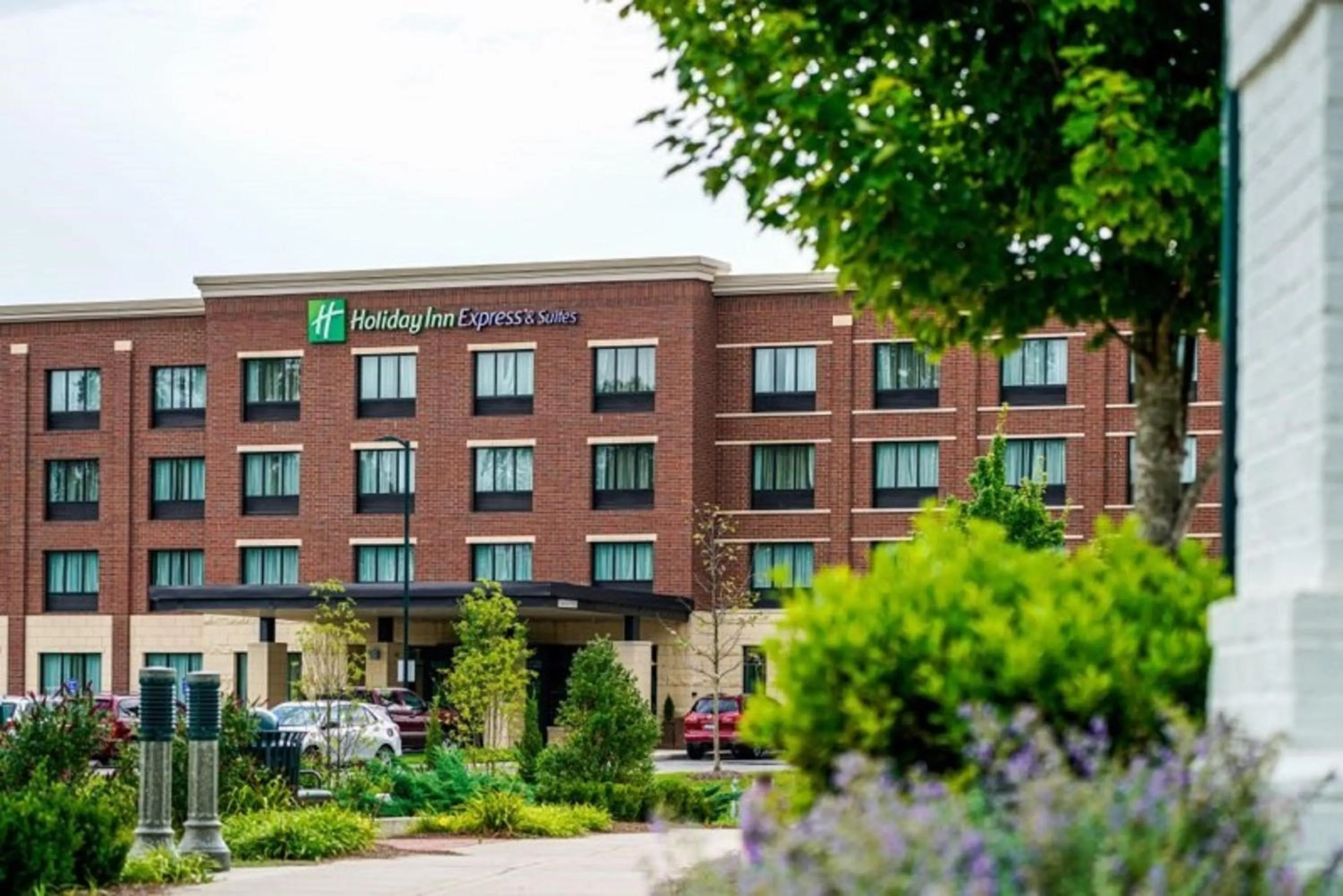 Property building in Holiday Inn Express & Suites Franklin - Berry Farms by IHG