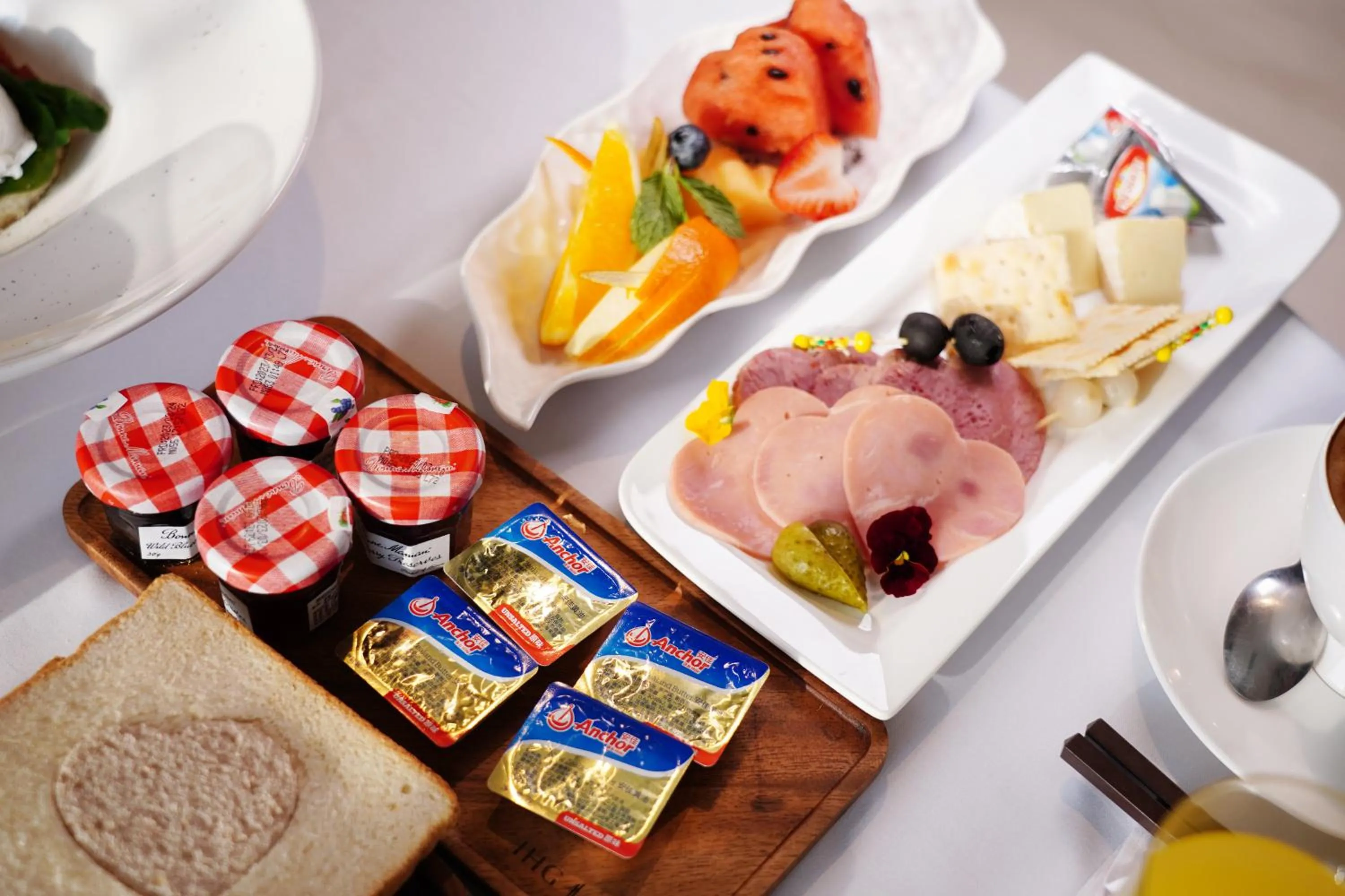 Restaurant/places to eat in Crowne Plaza Dalian Sports Center by IHG