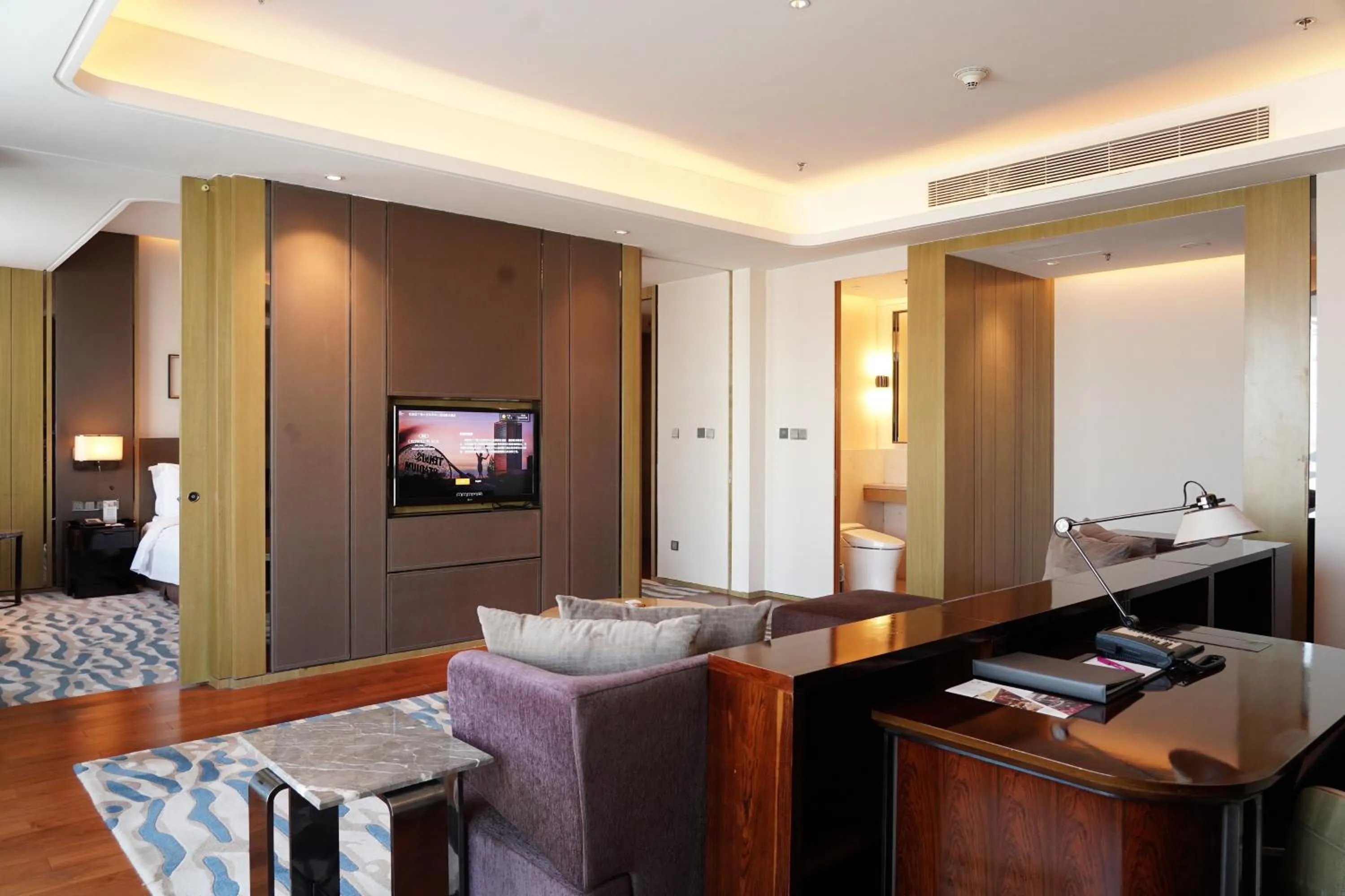 Photo of the whole room in Crowne Plaza Dalian Sports Center by IHG