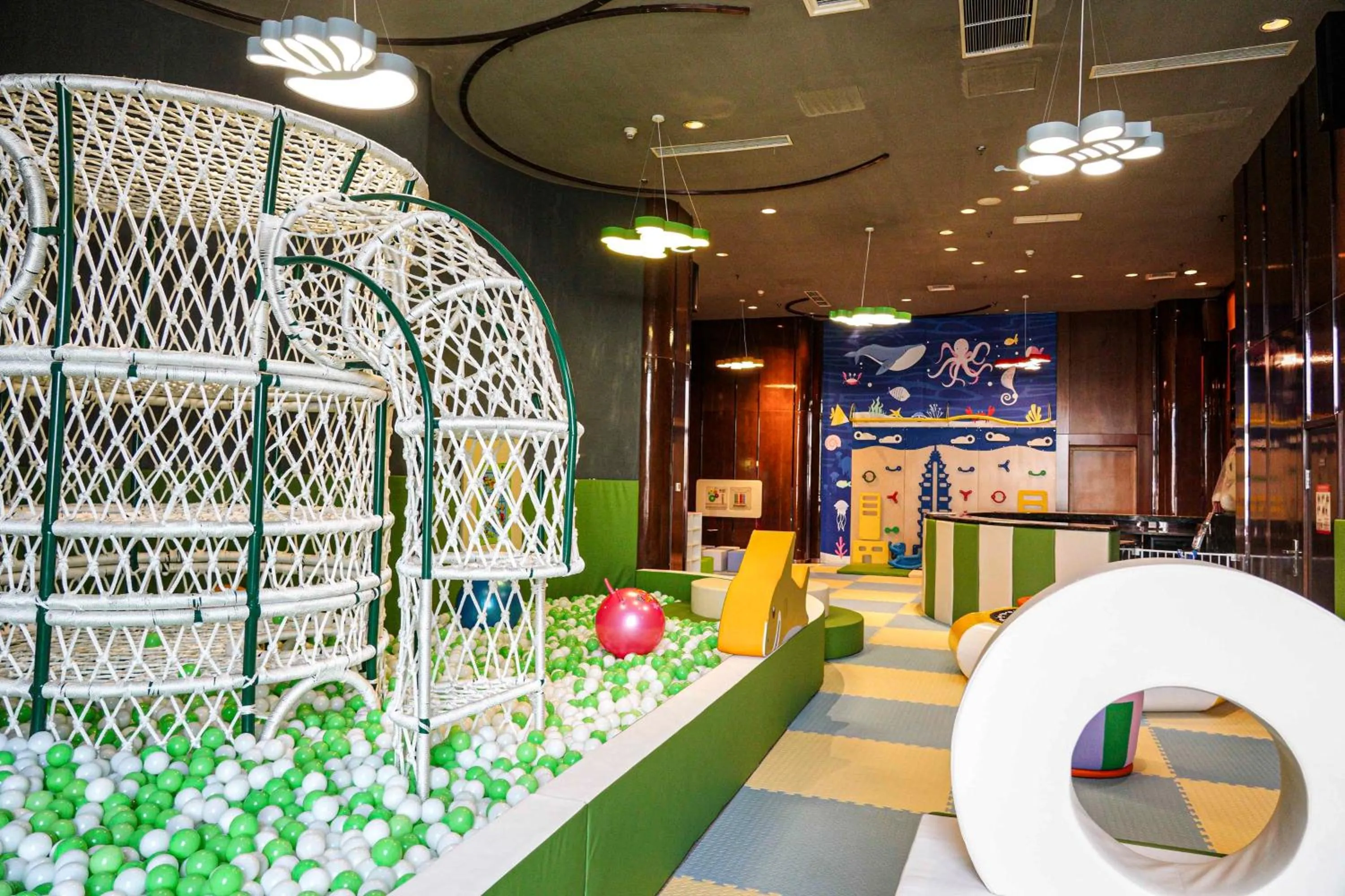 Fitness centre/facilities in Crowne Plaza Dalian Sports Center by IHG