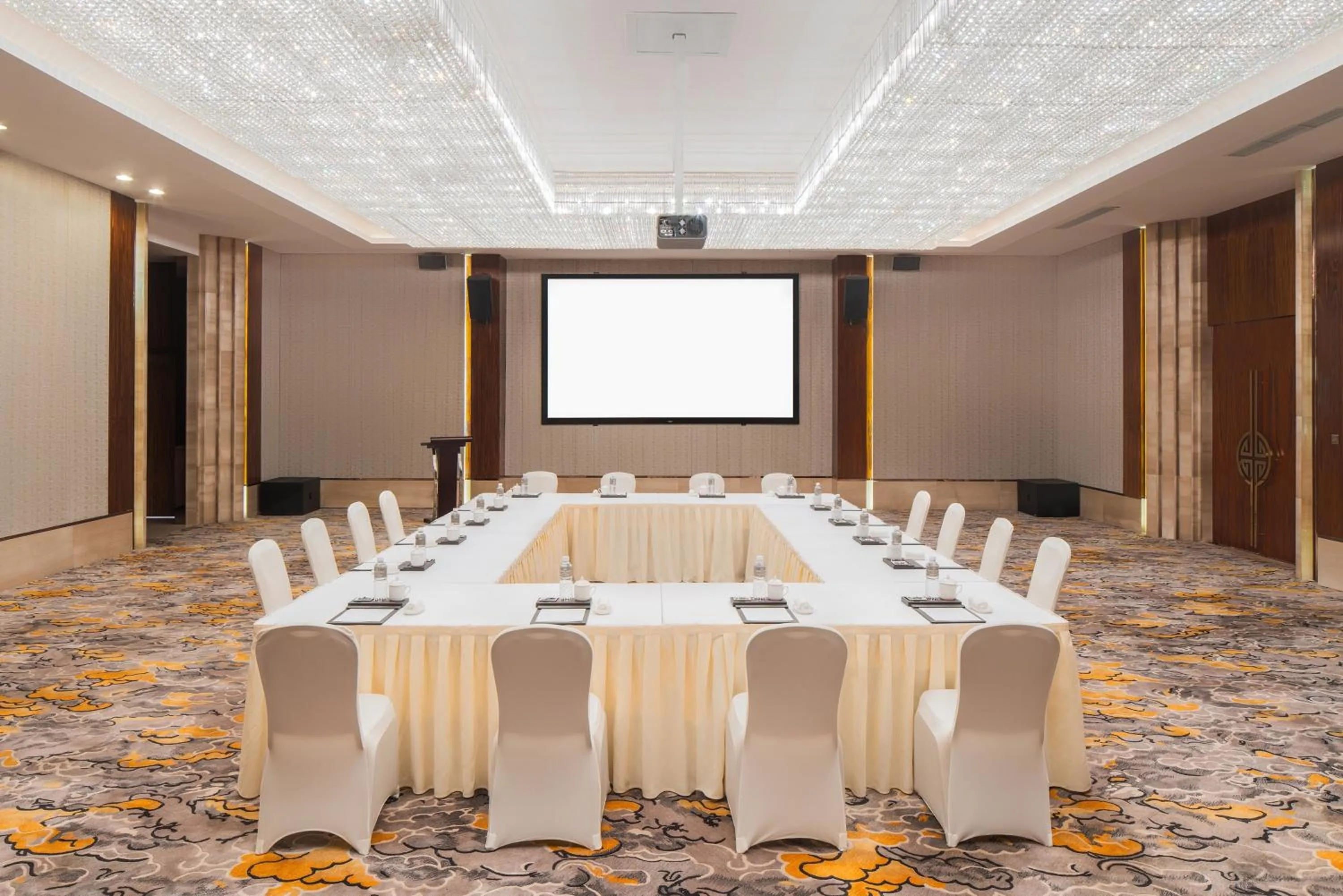 Meeting/conference room in Crowne Plaza Dalian Sports Center by IHG