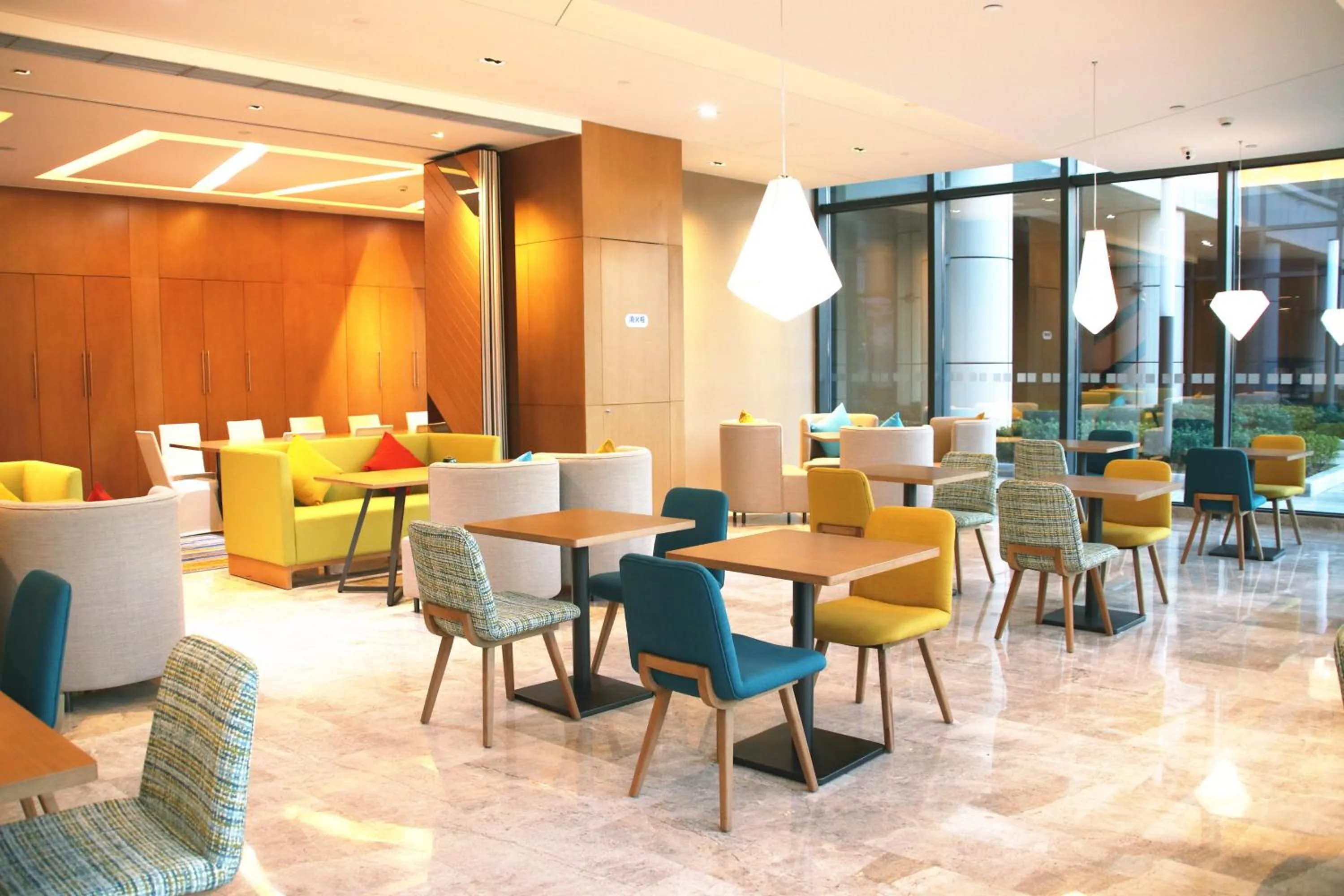 Restaurant/places to eat in Holiday Inn Express Wuxi Taihu New City by IHG
