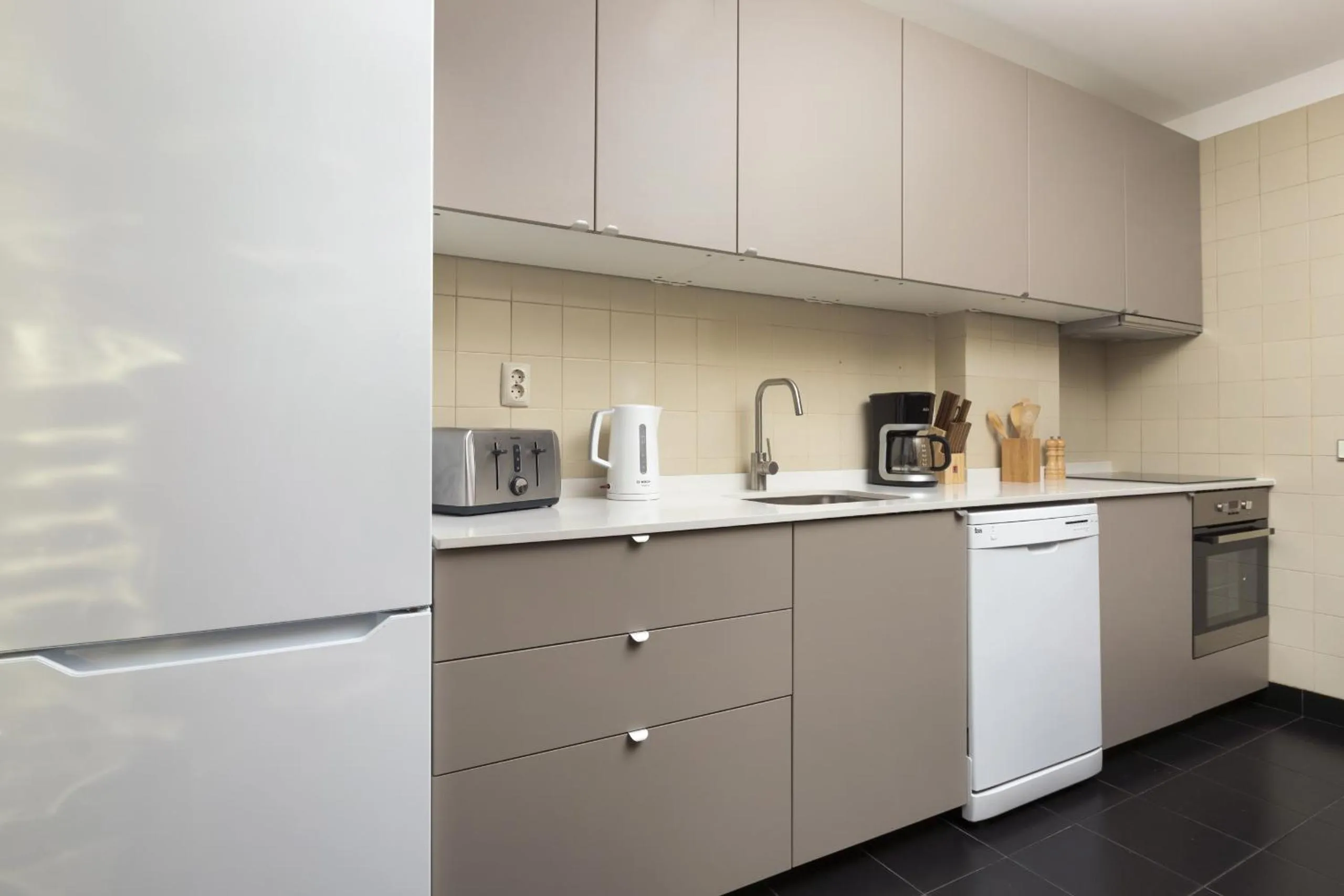 Kitchen or kitchenette in LV Premier Marques MQ2