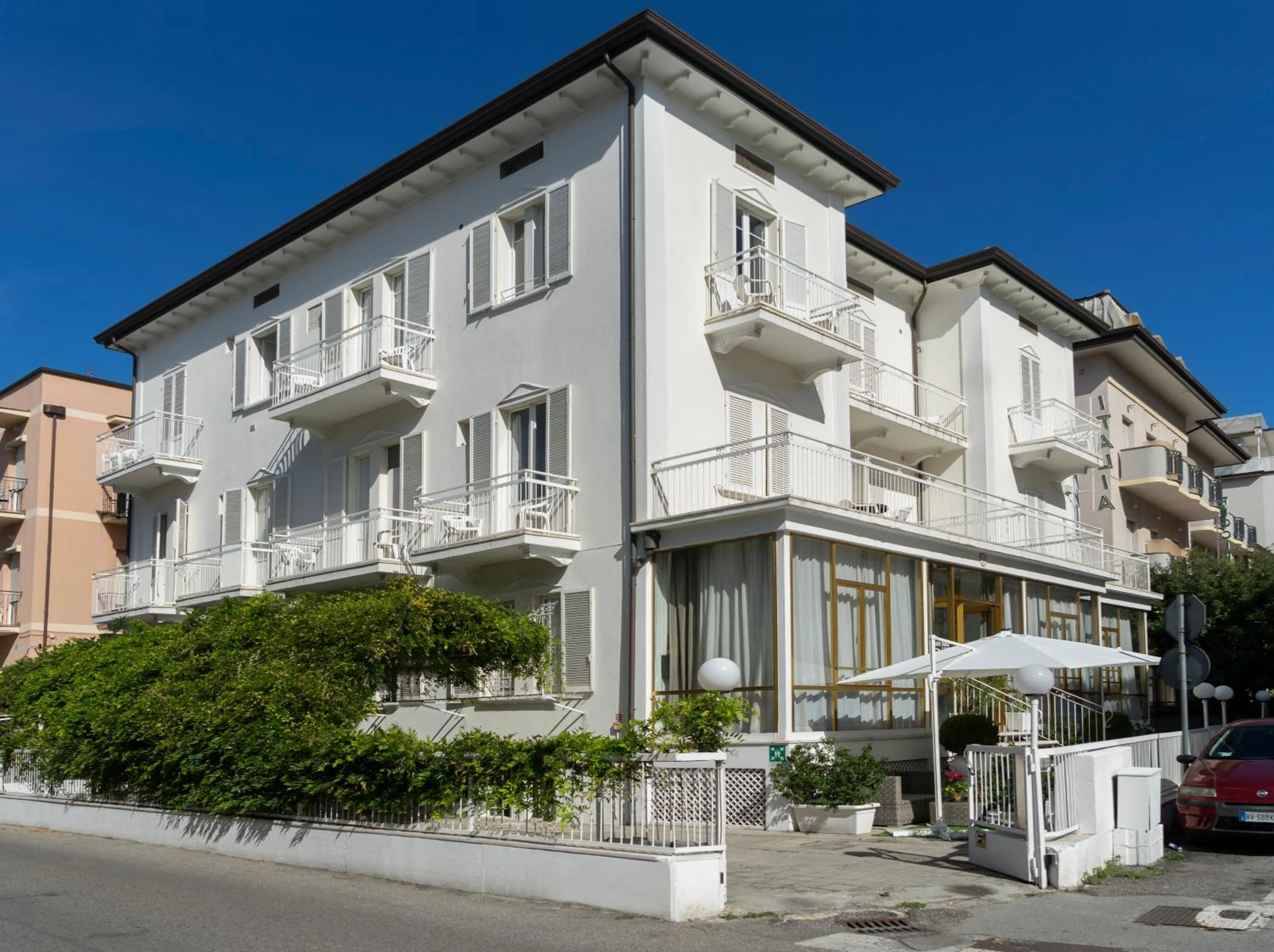 Property building in Hotel Italia Boutique