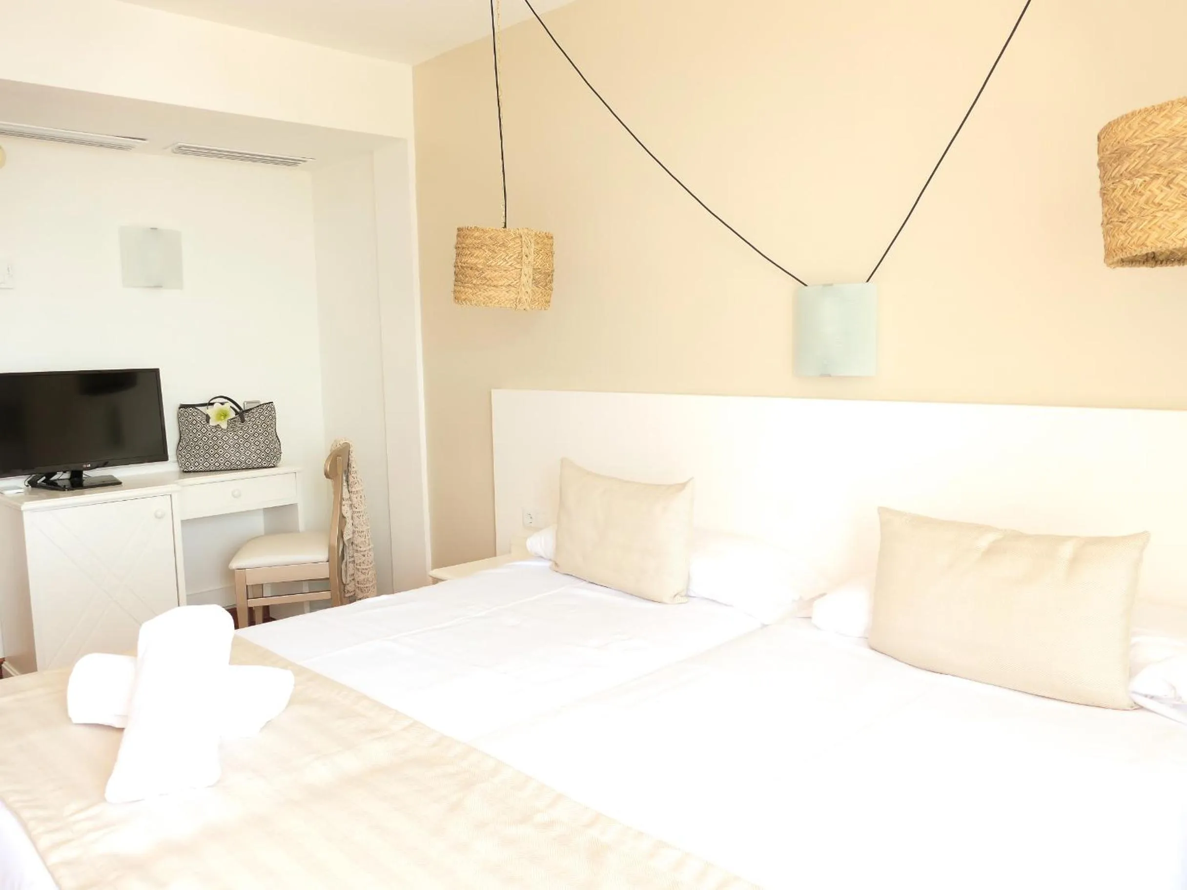 Photo of the whole room, Bed in Hotel Na Forana