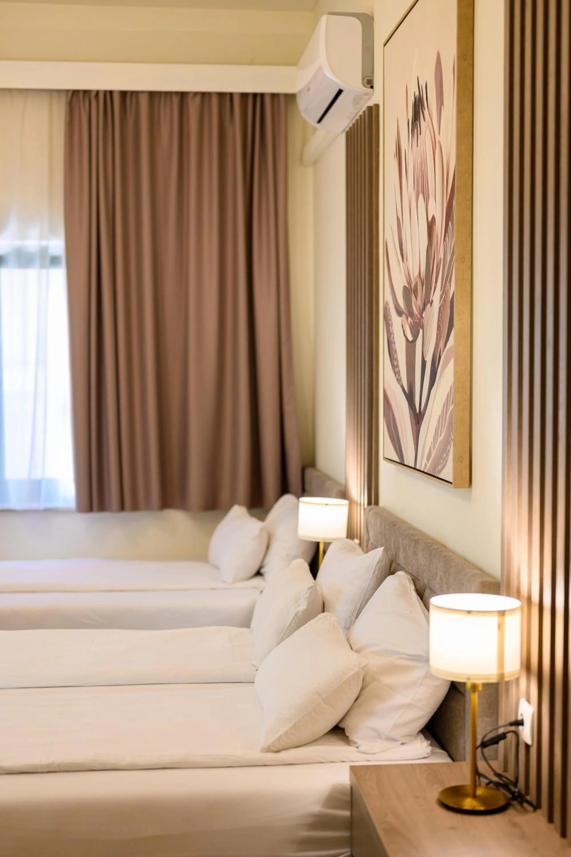 TV and multimedia, Bed in Hotel MB