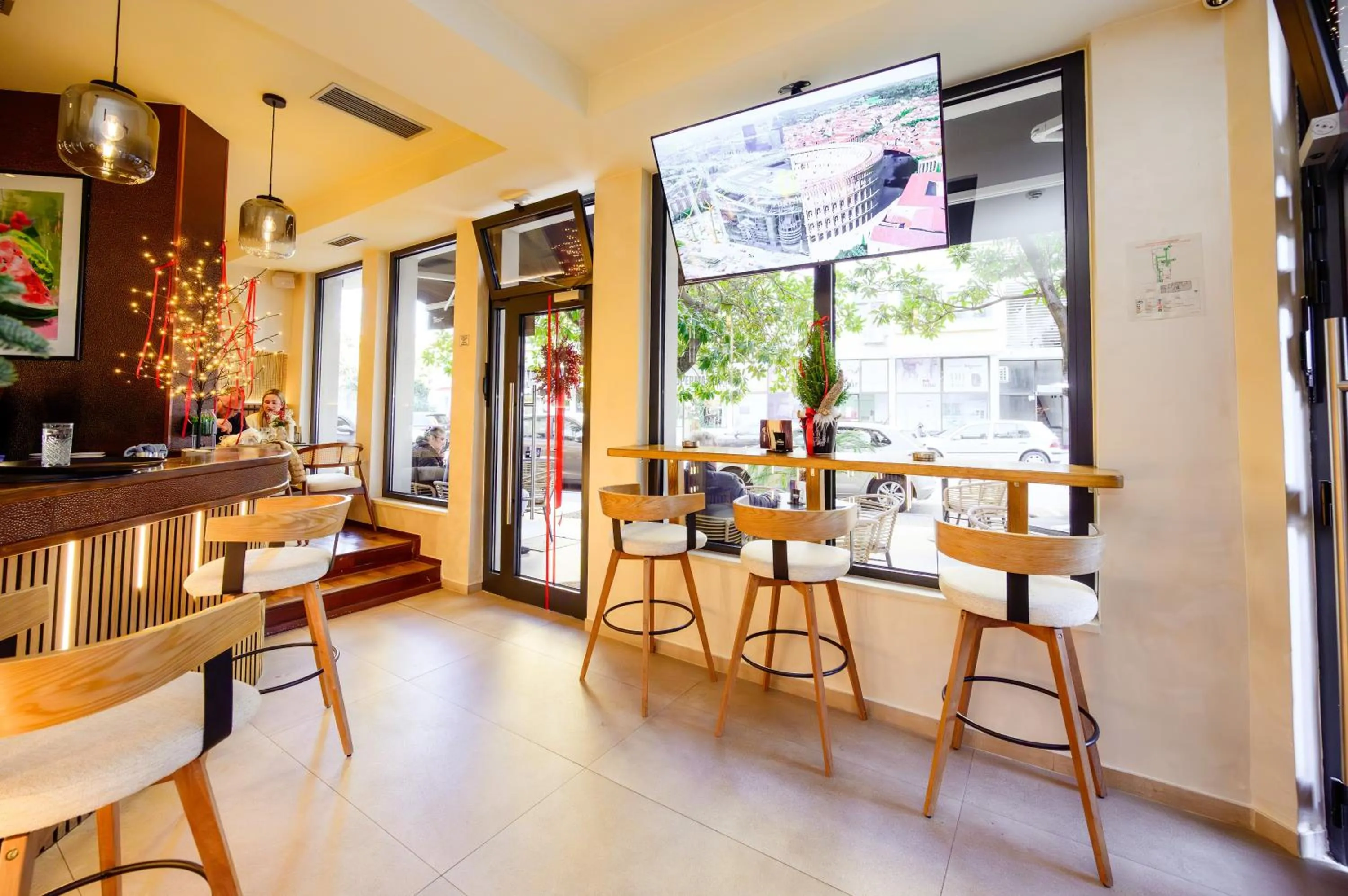 TV and multimedia in Hotel MB