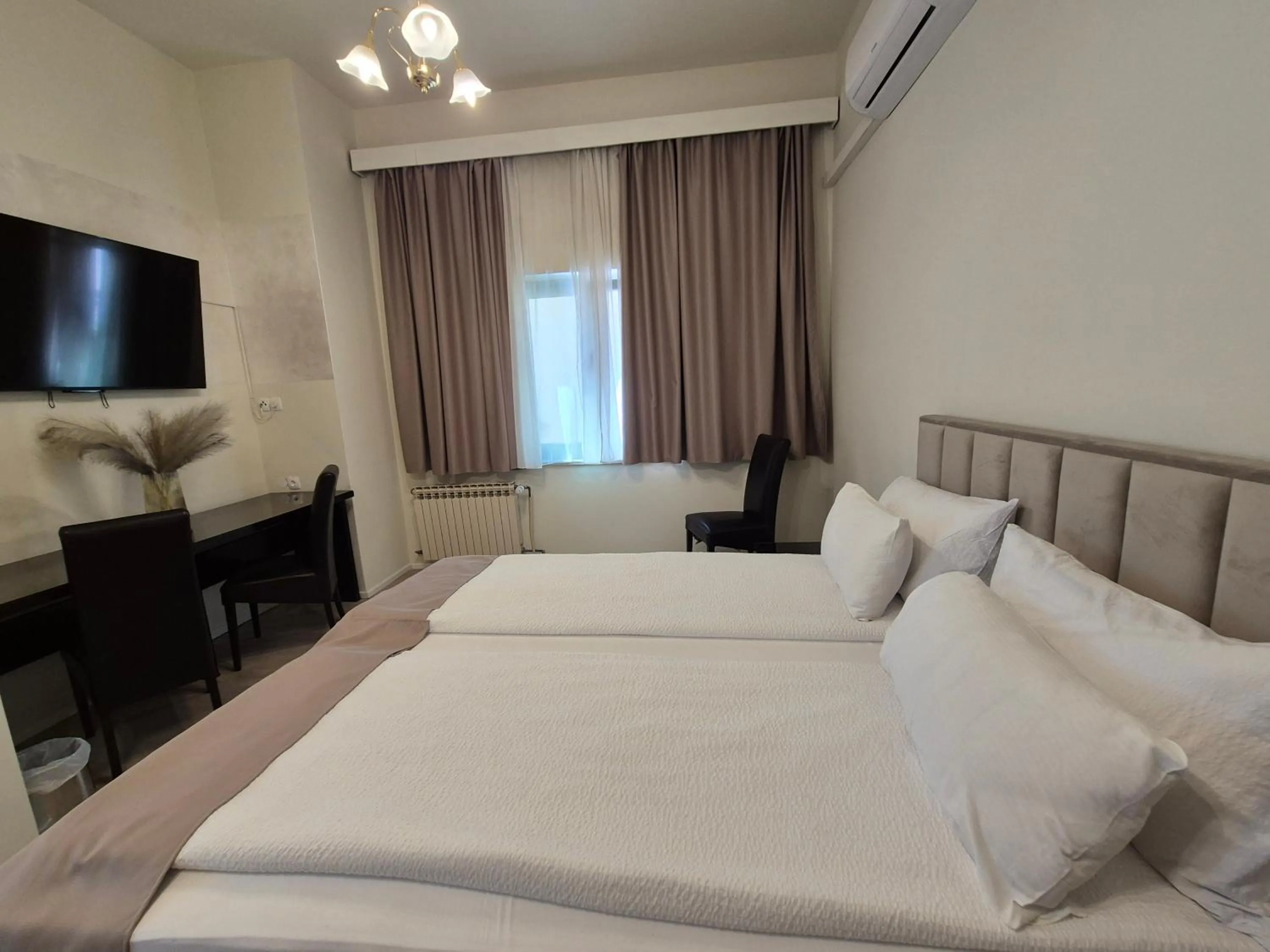 Photo of the whole room in Hotel MB