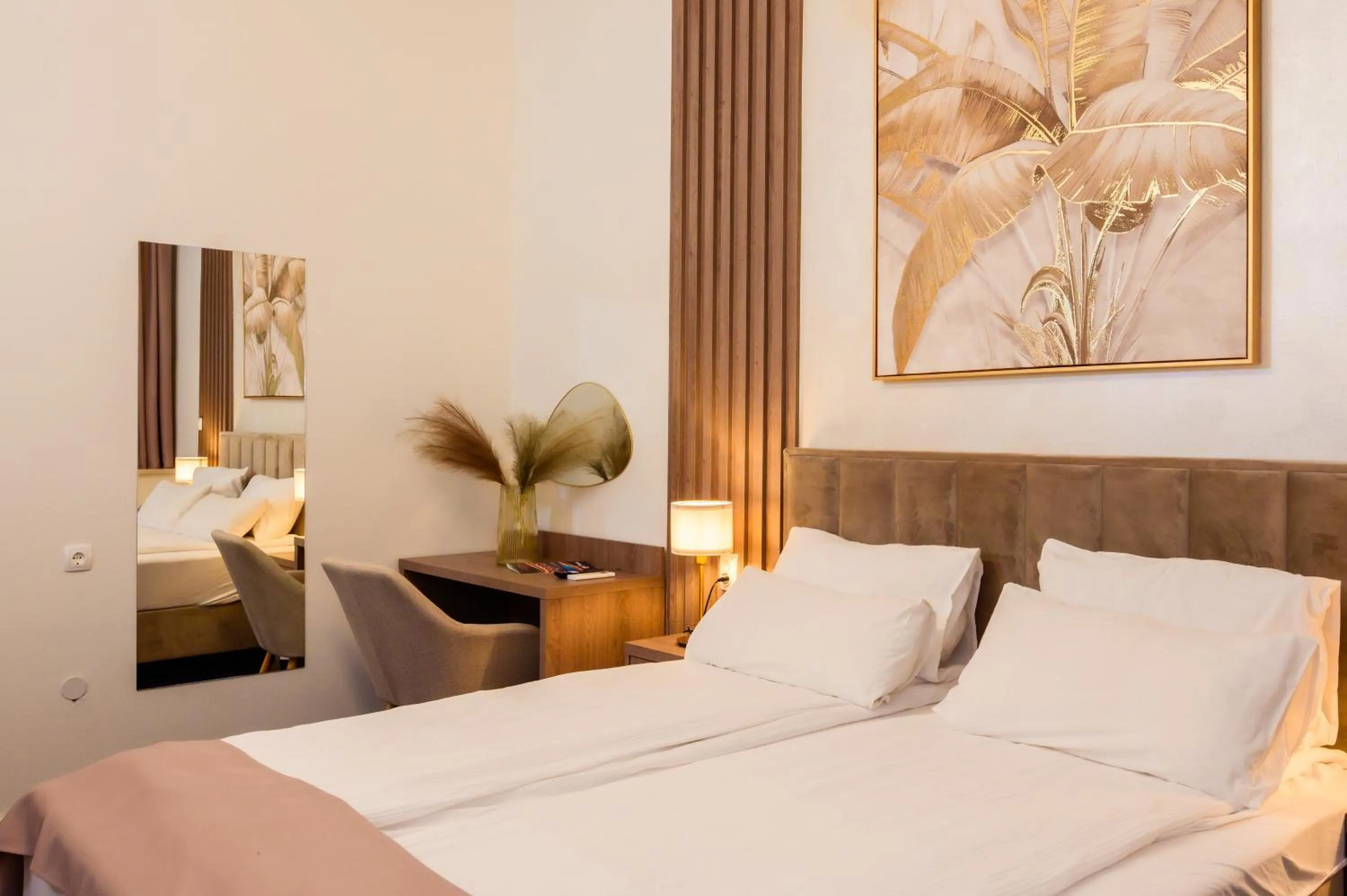 TV and multimedia, Bed in Hotel MB