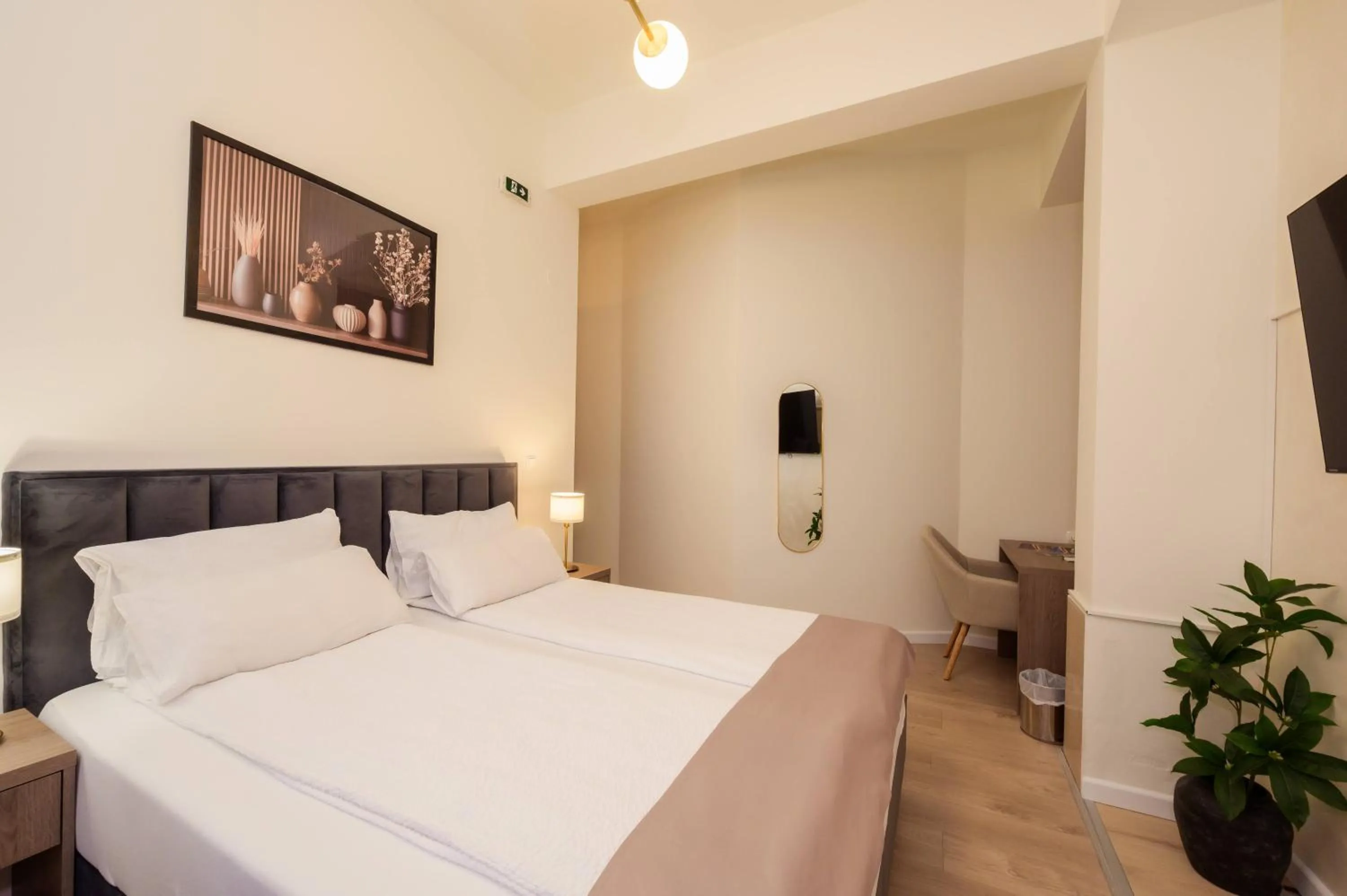 TV and multimedia, Bed in Hotel MB