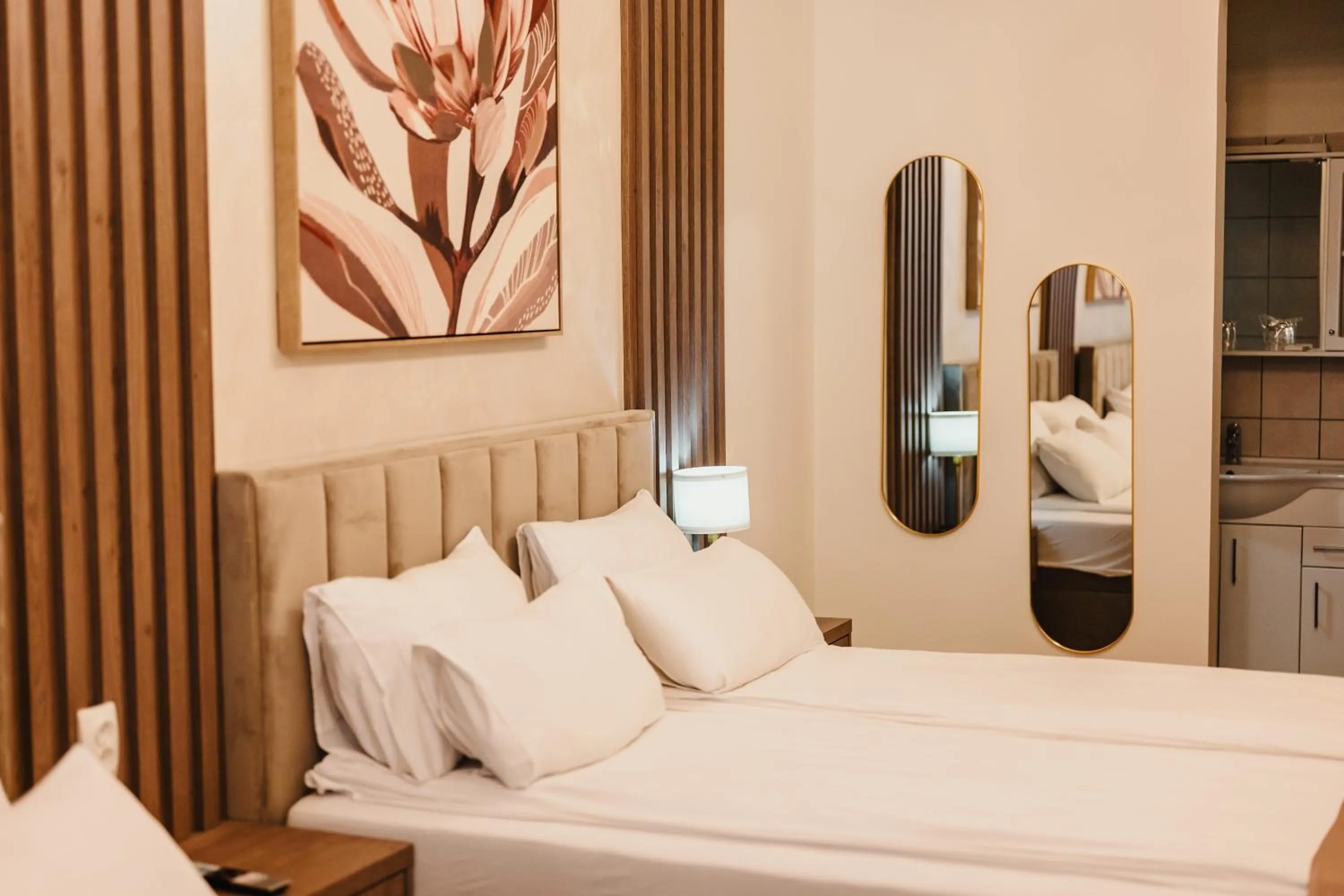 TV and multimedia, Bed in Hotel MB