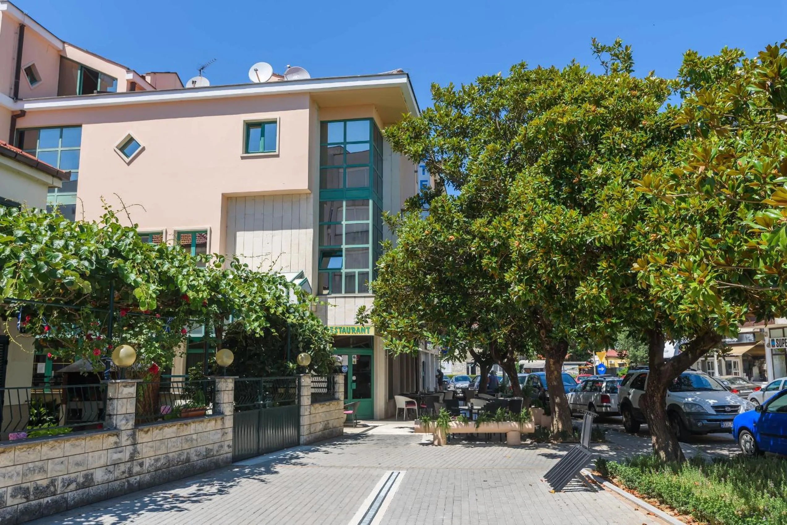 Property building in Hotel MB