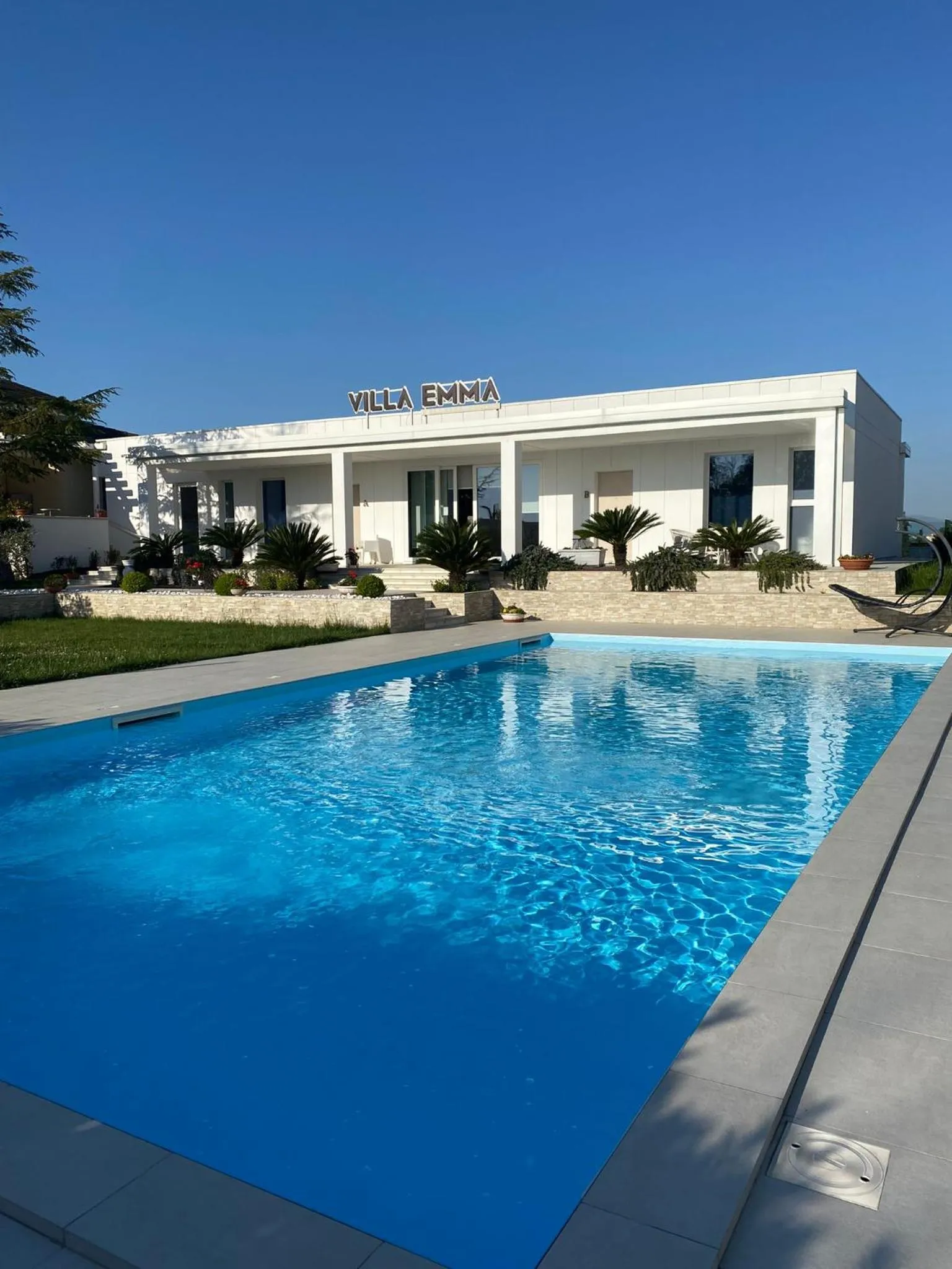 Swimming pool in Villa Emma