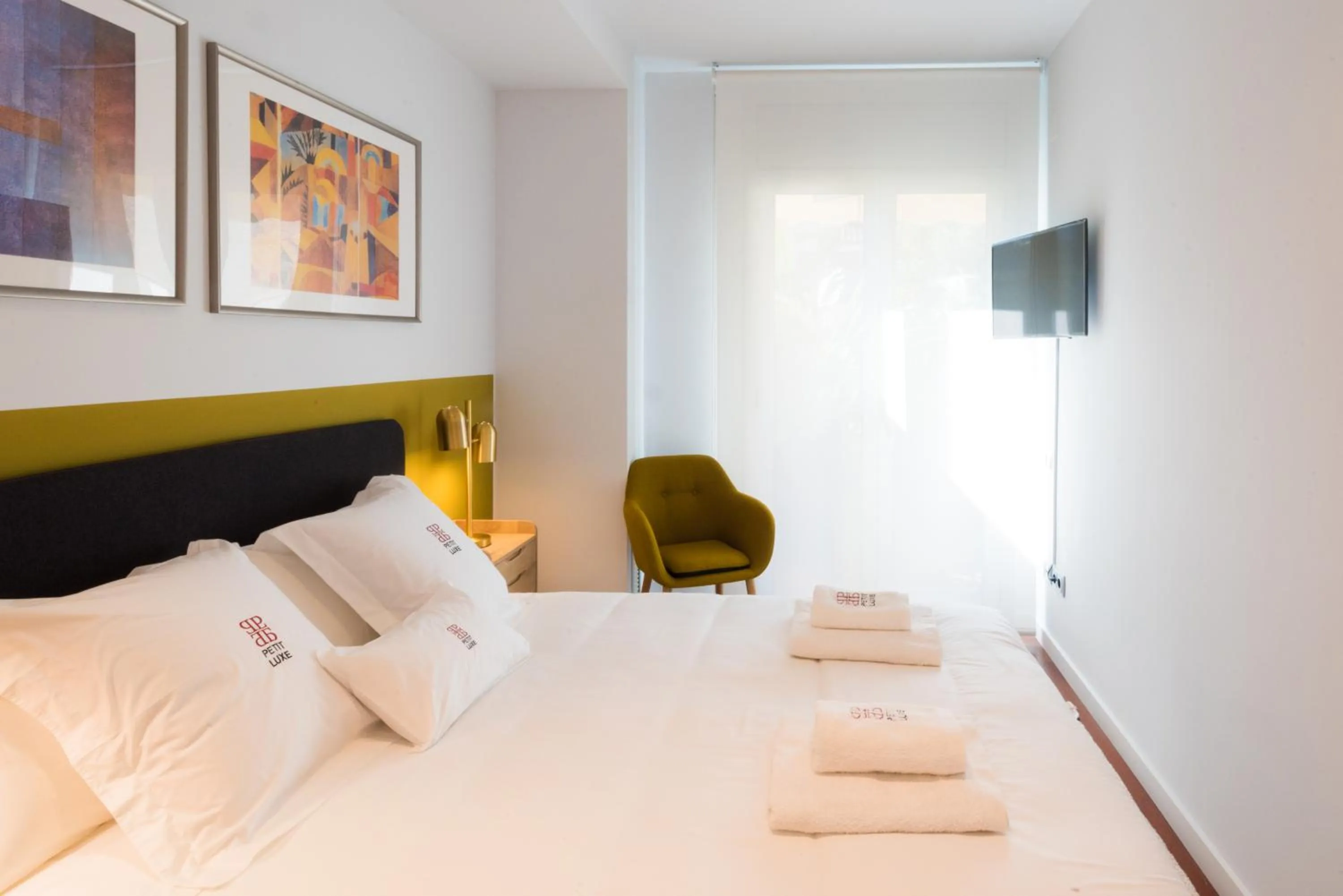 Bedroom, Bed in Petit Luxe l'Oasi d'Egara