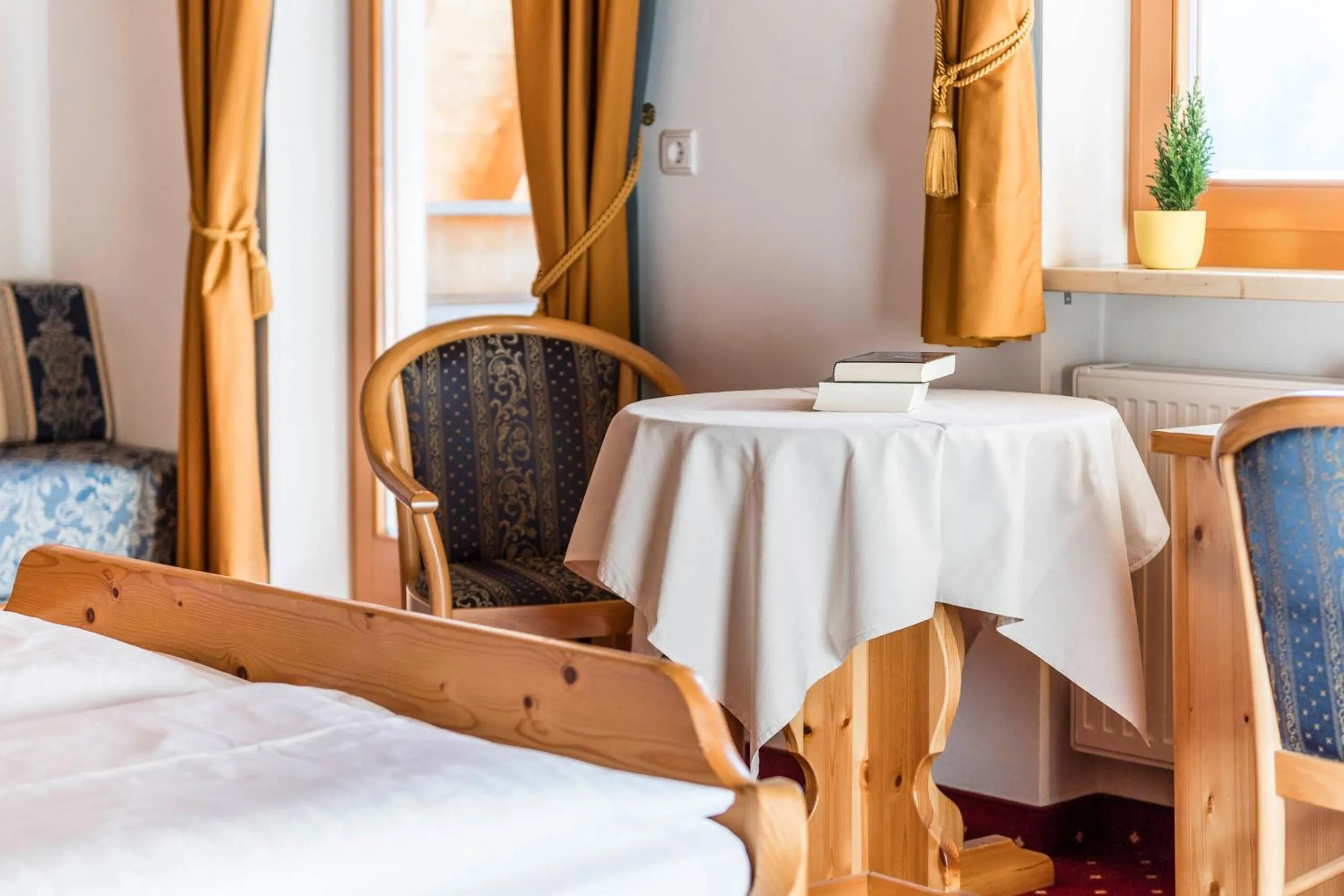 Bed in B&B Hotel Alpenrose Rooms & Apartments