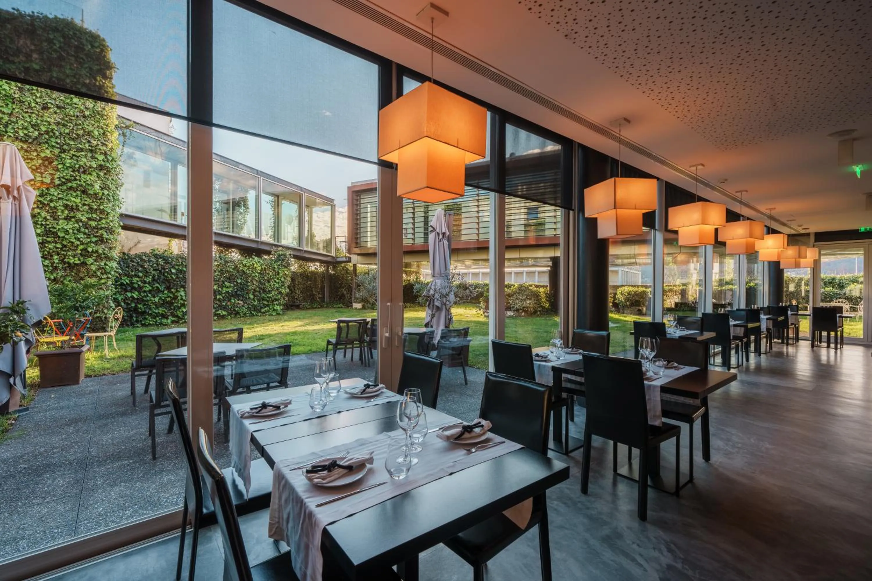 Restaurant/places to eat in Design & Wine Hotel