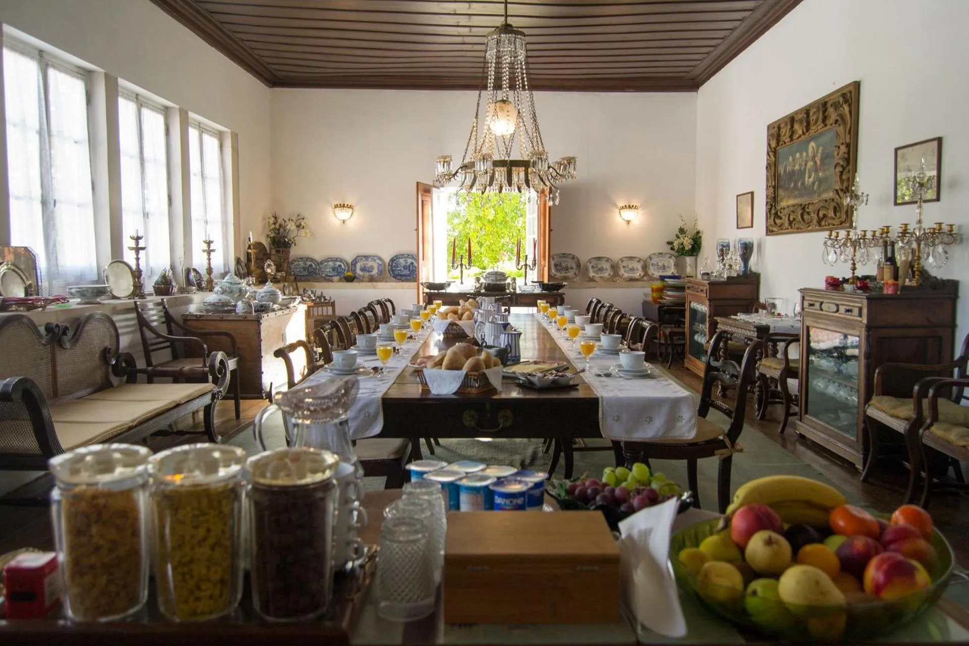 Buffet breakfast in Quinta da Alcaidaria Mor