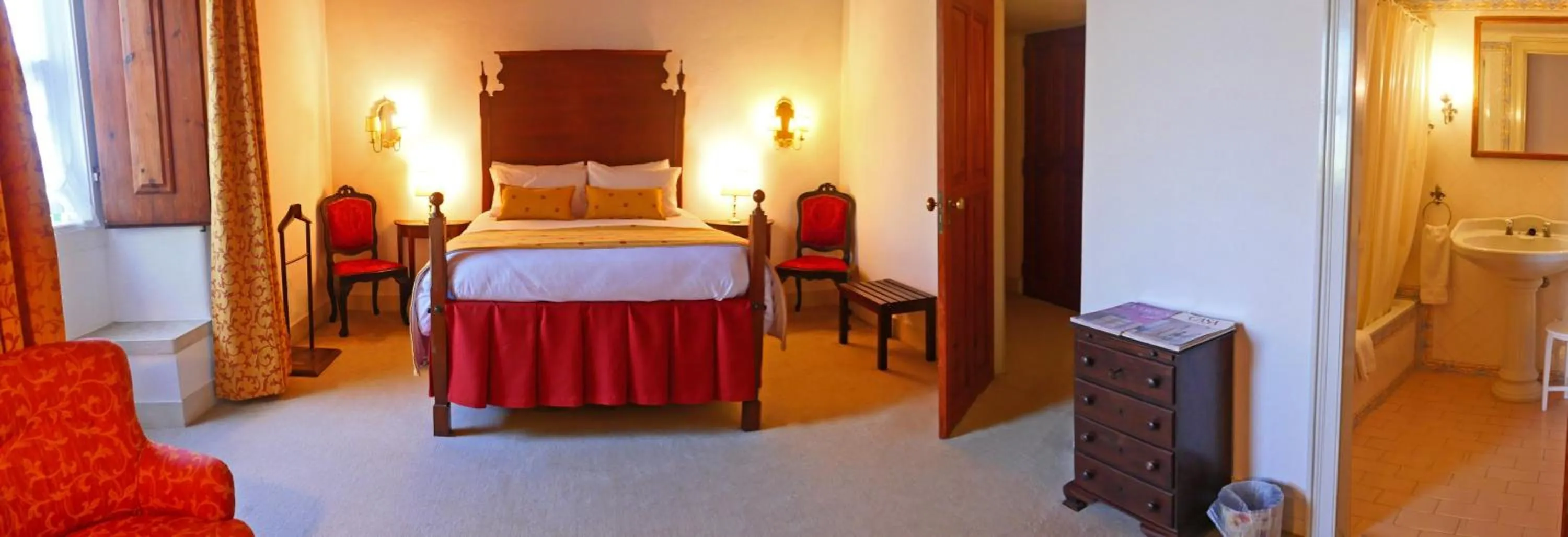 Photo of the whole room, Bed in Quinta da Alcaidaria Mor