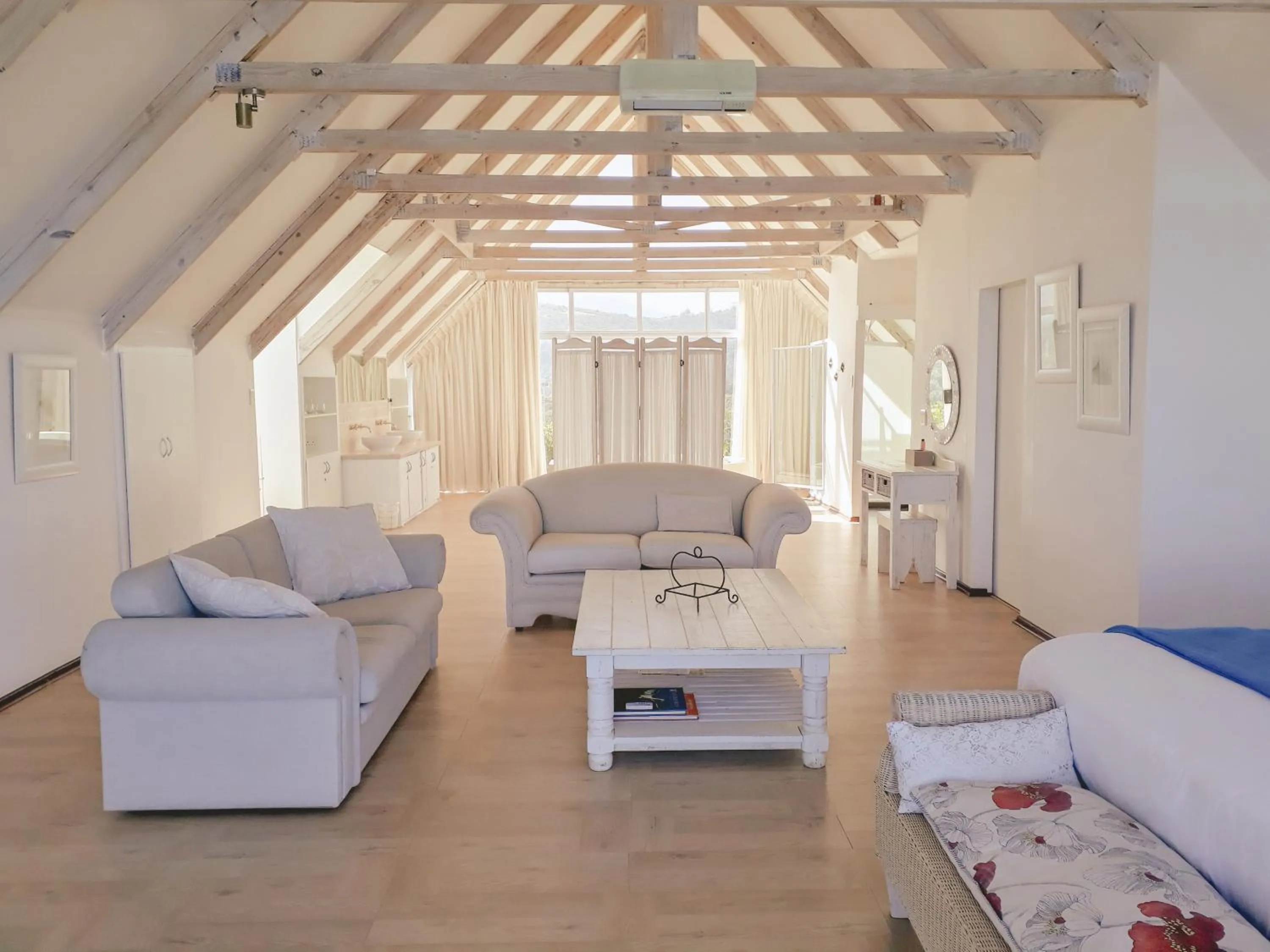 Seating area in Whales Way Ocean Retreat