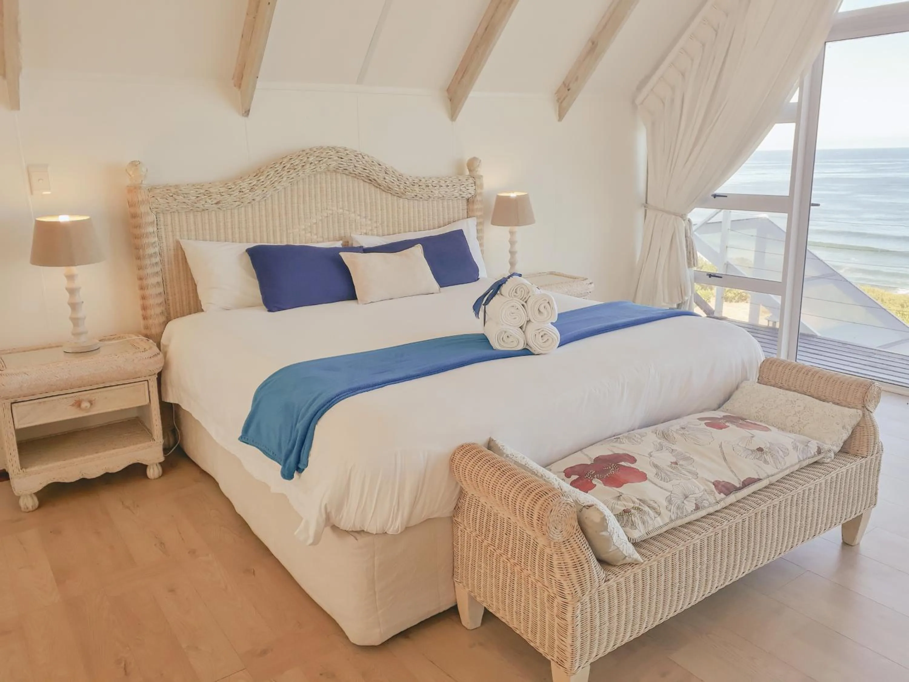 Bed in Whales Way Ocean Retreat