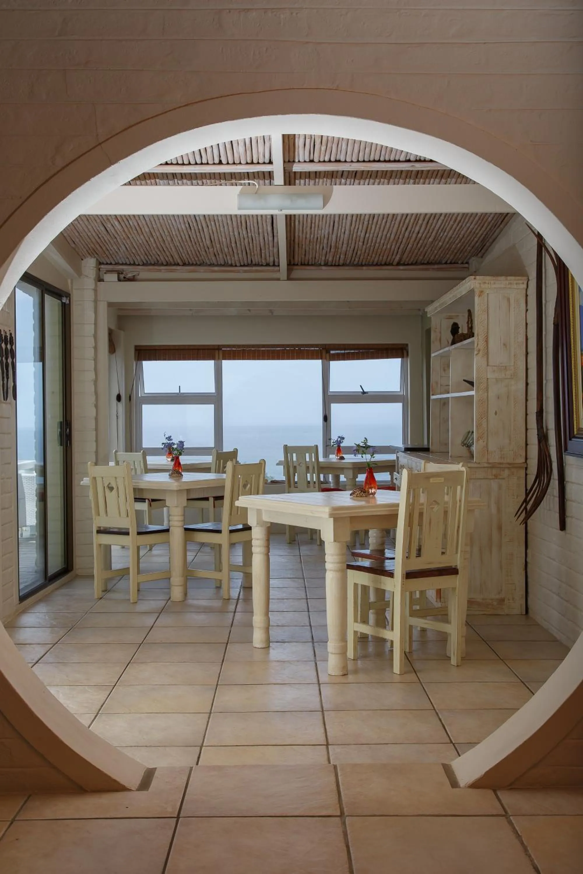 Restaurant/places to eat in Whales Way Ocean Retreat