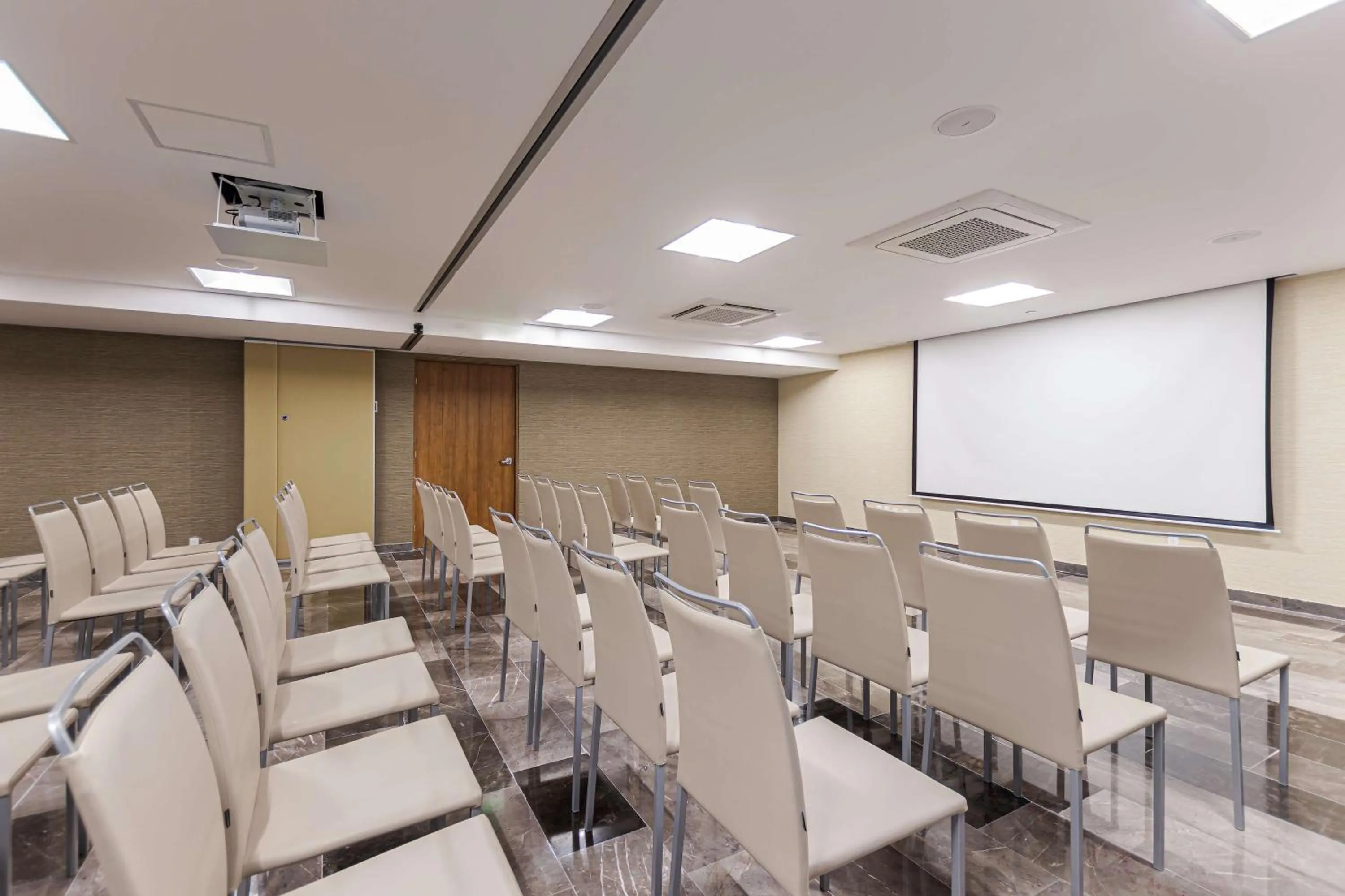 Meeting/conference room in NH Collection Merida Paseo Montejo