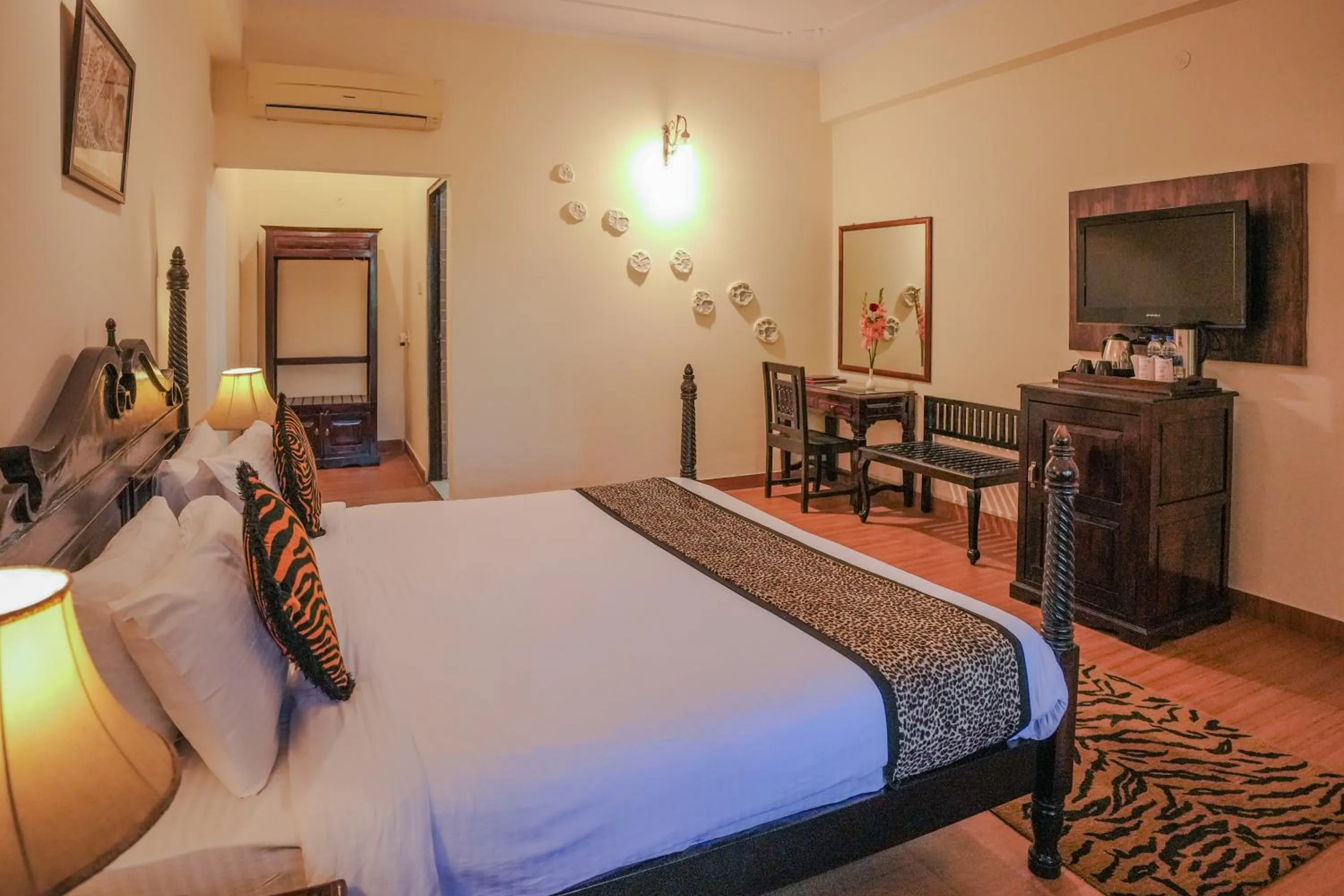 Guests, Bed in Raj Palace Resort