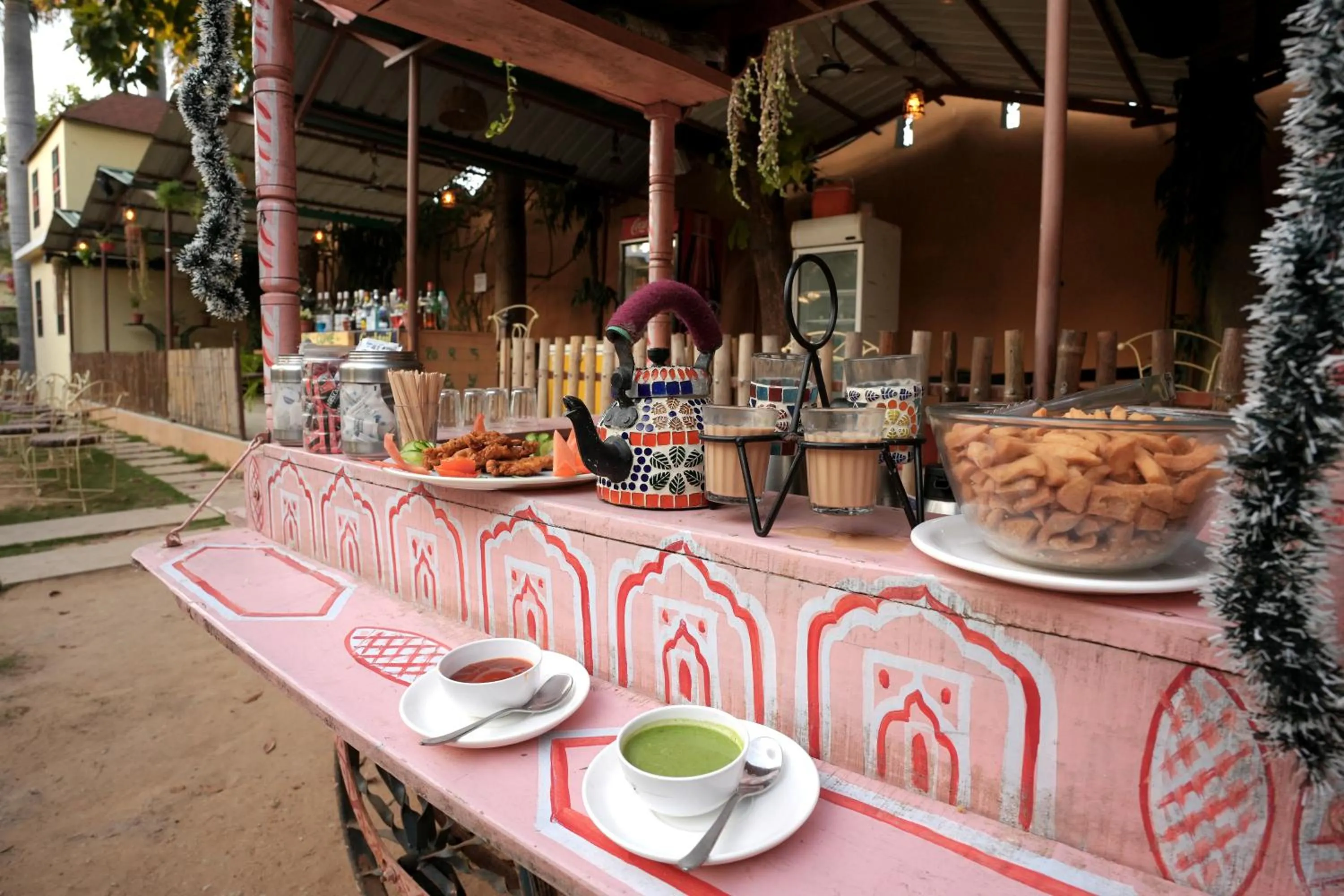 Restaurant/places to eat in Raj Palace Resort