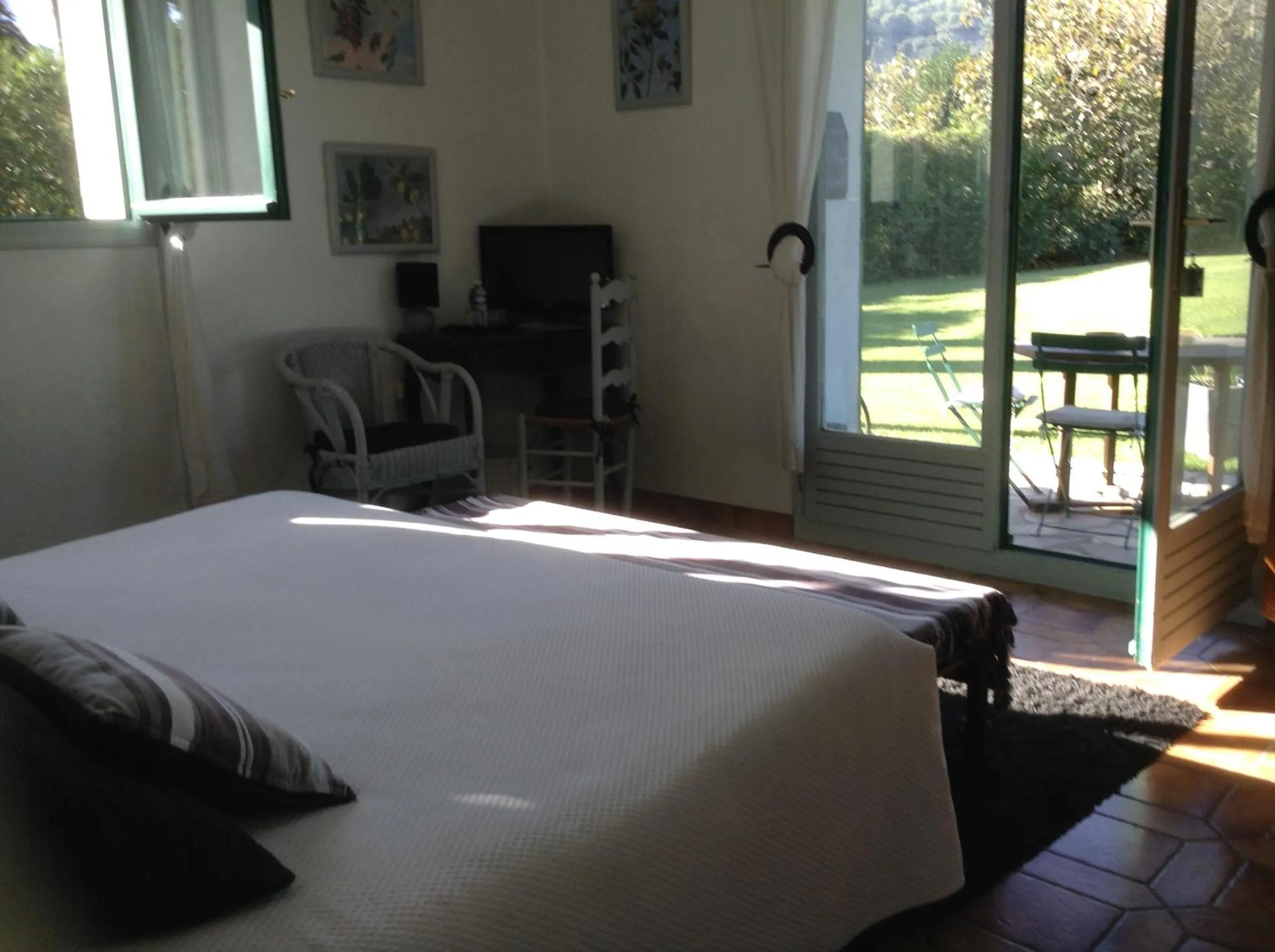 Property building, Bed in Le Clos de St Paul