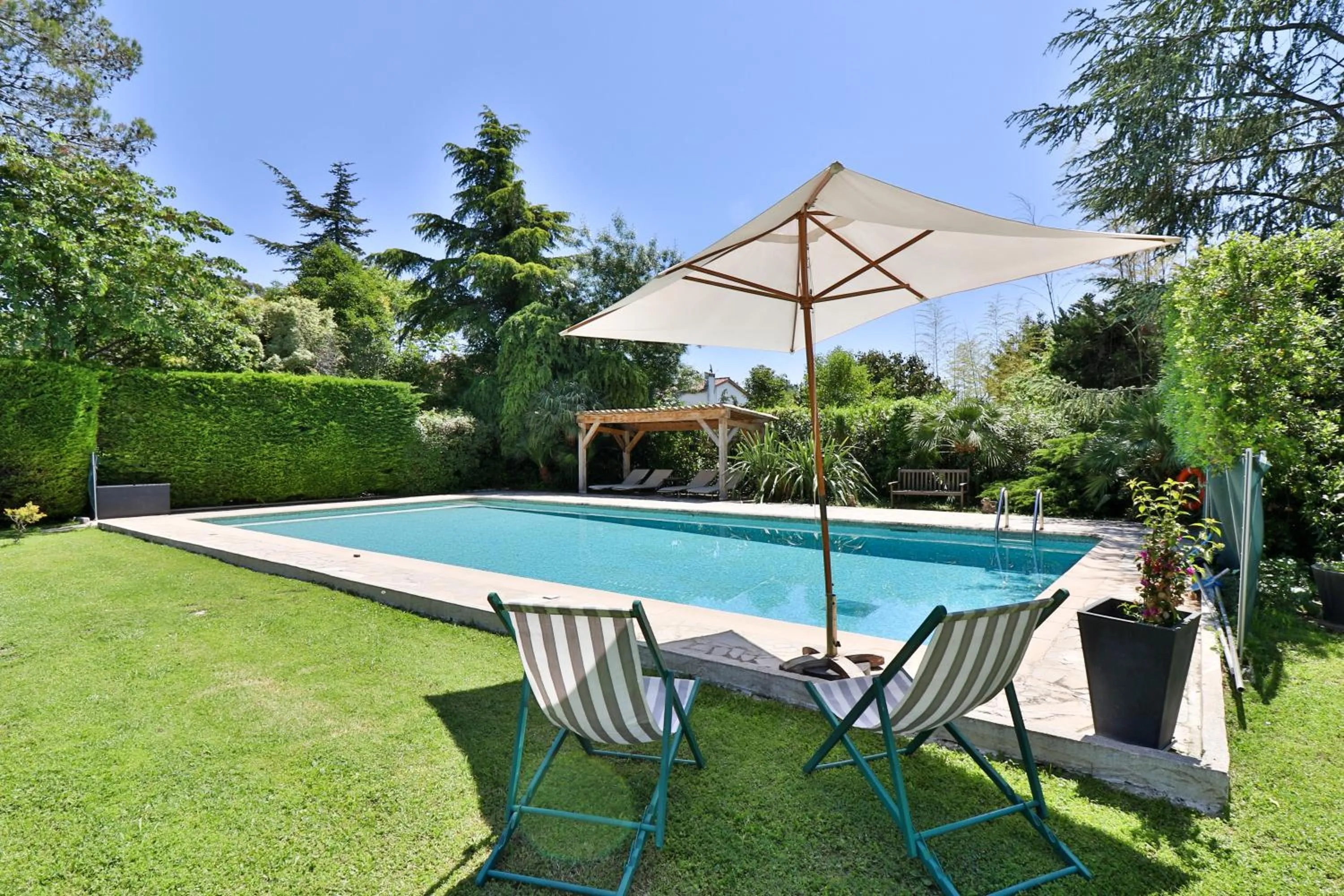 Swimming pool in Le Clos de St Paul