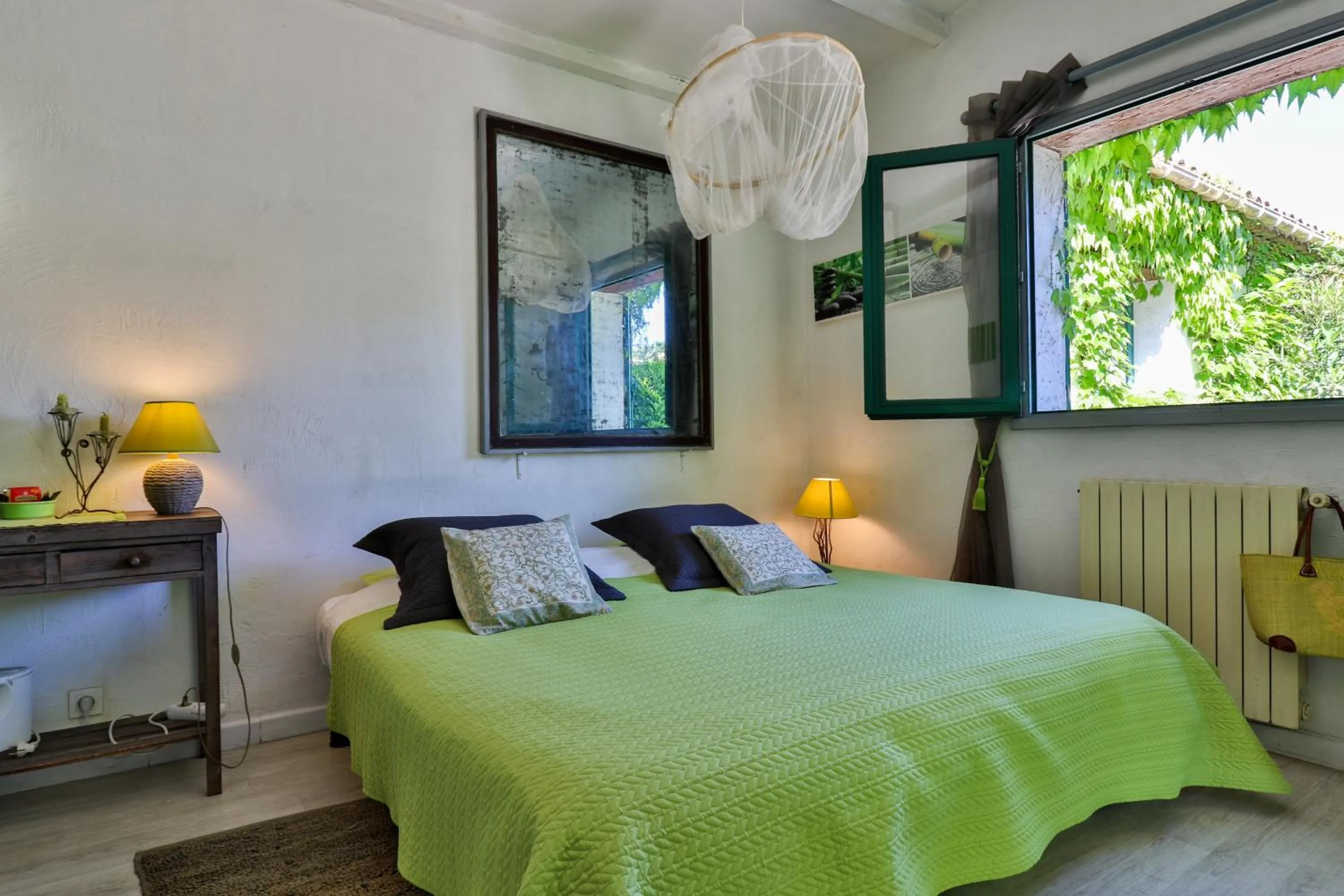 Bed in Le Clos de St Paul
