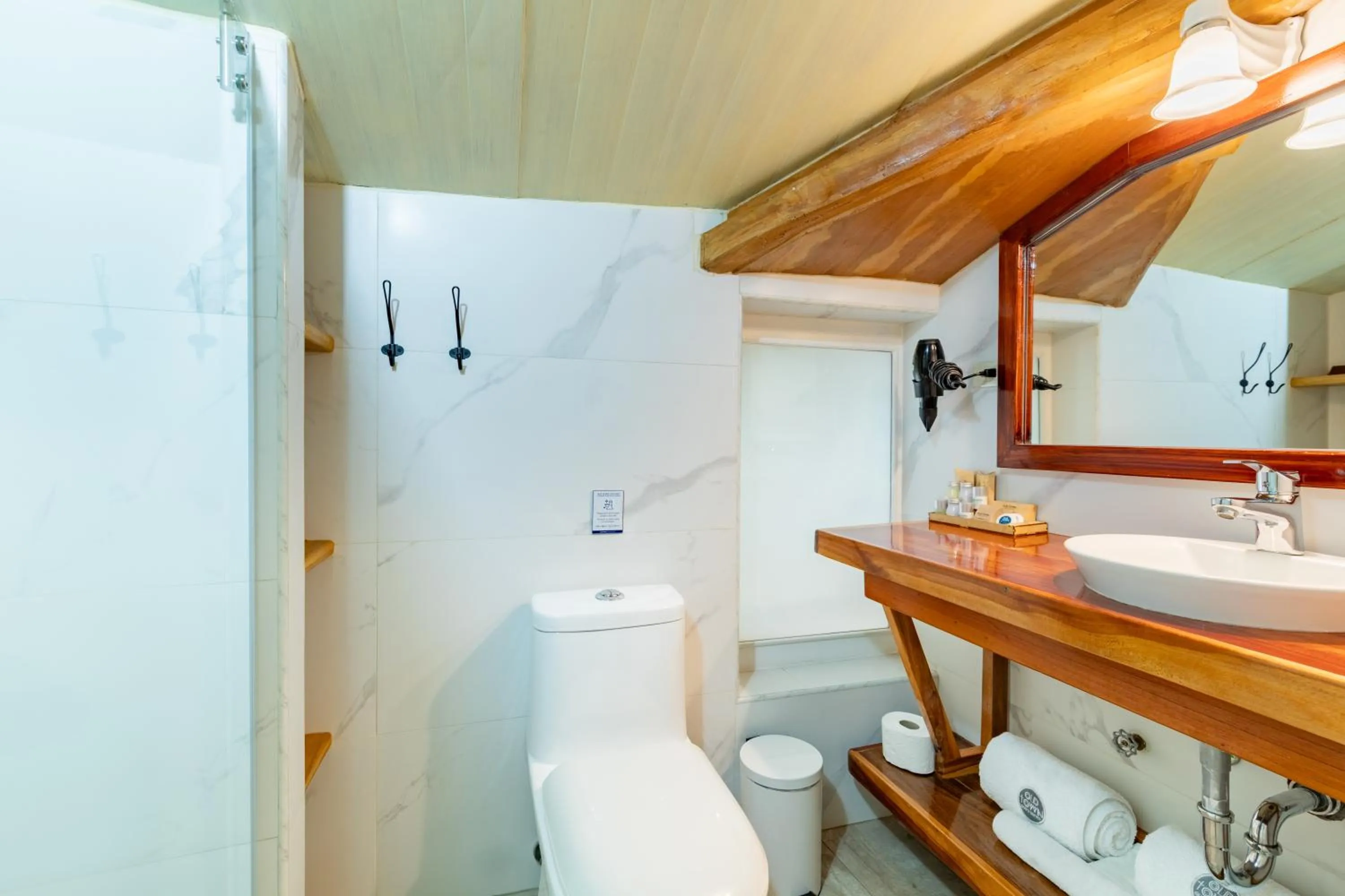 Bathroom in Old Town Quito Suites, Heritage Hotel, Historic center
