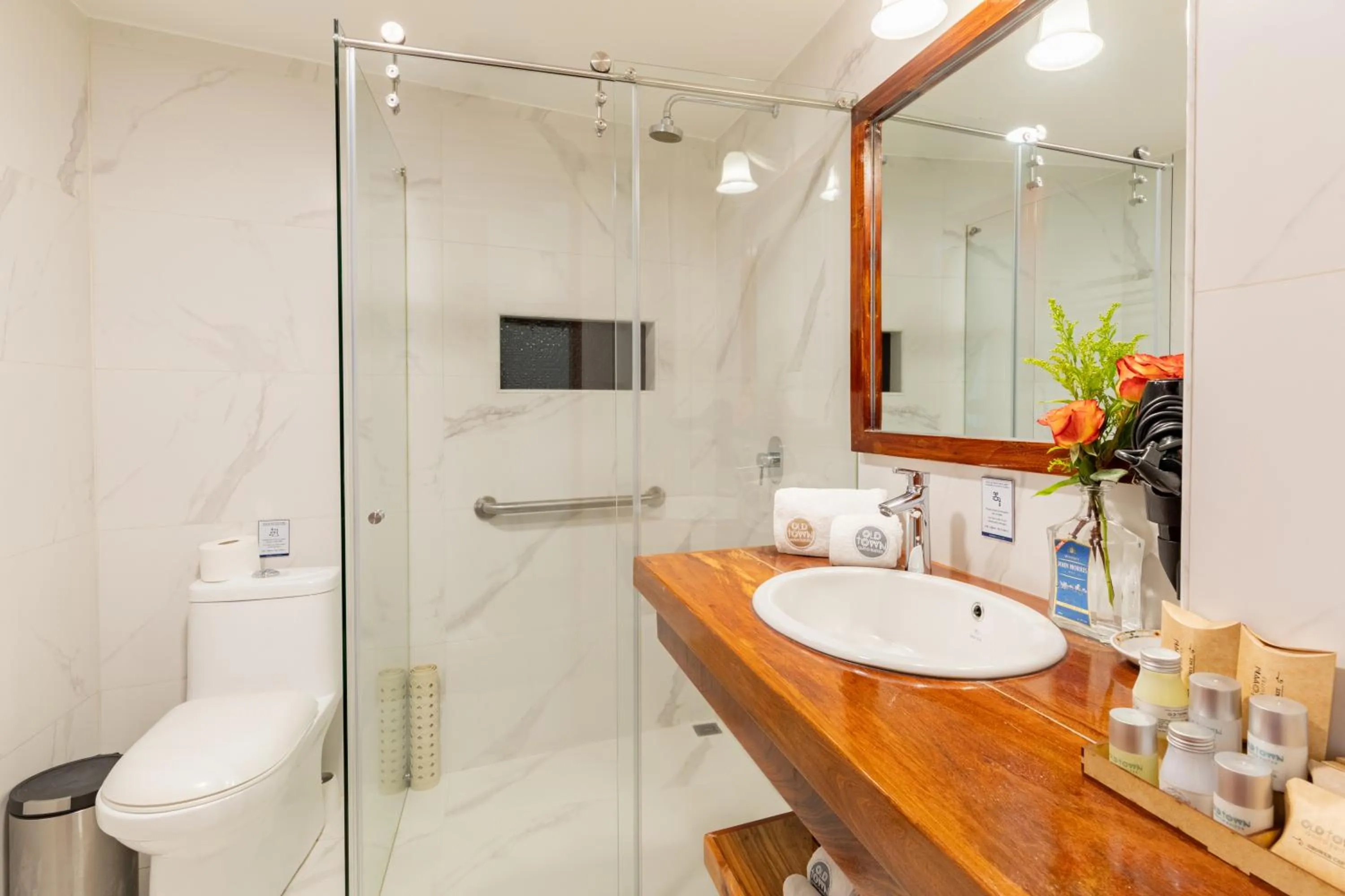Bathroom in Old Town Quito Suites, Heritage Hotel, Historic center