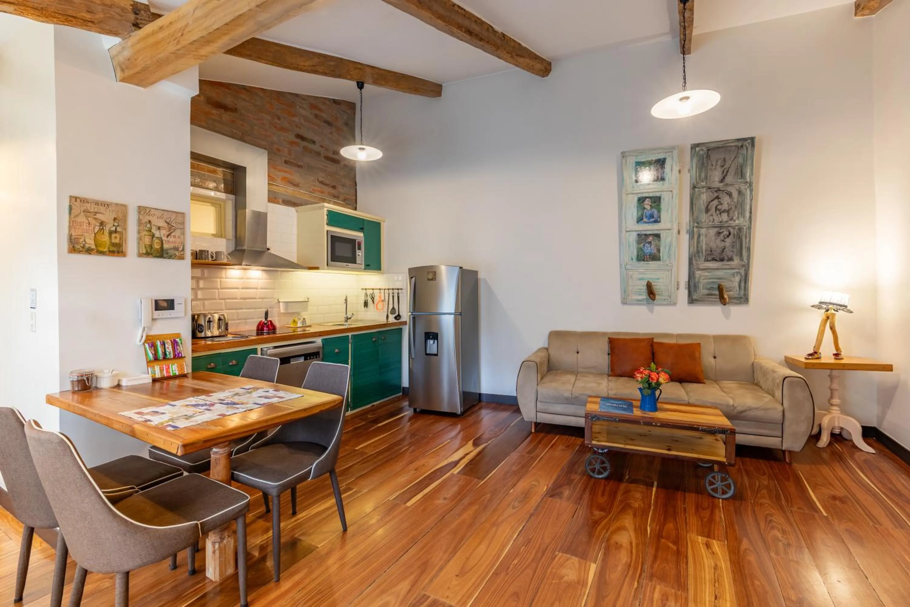 Kitchen or kitchenette in Old Town Quito Suites, Heritage Hotel, Historic center