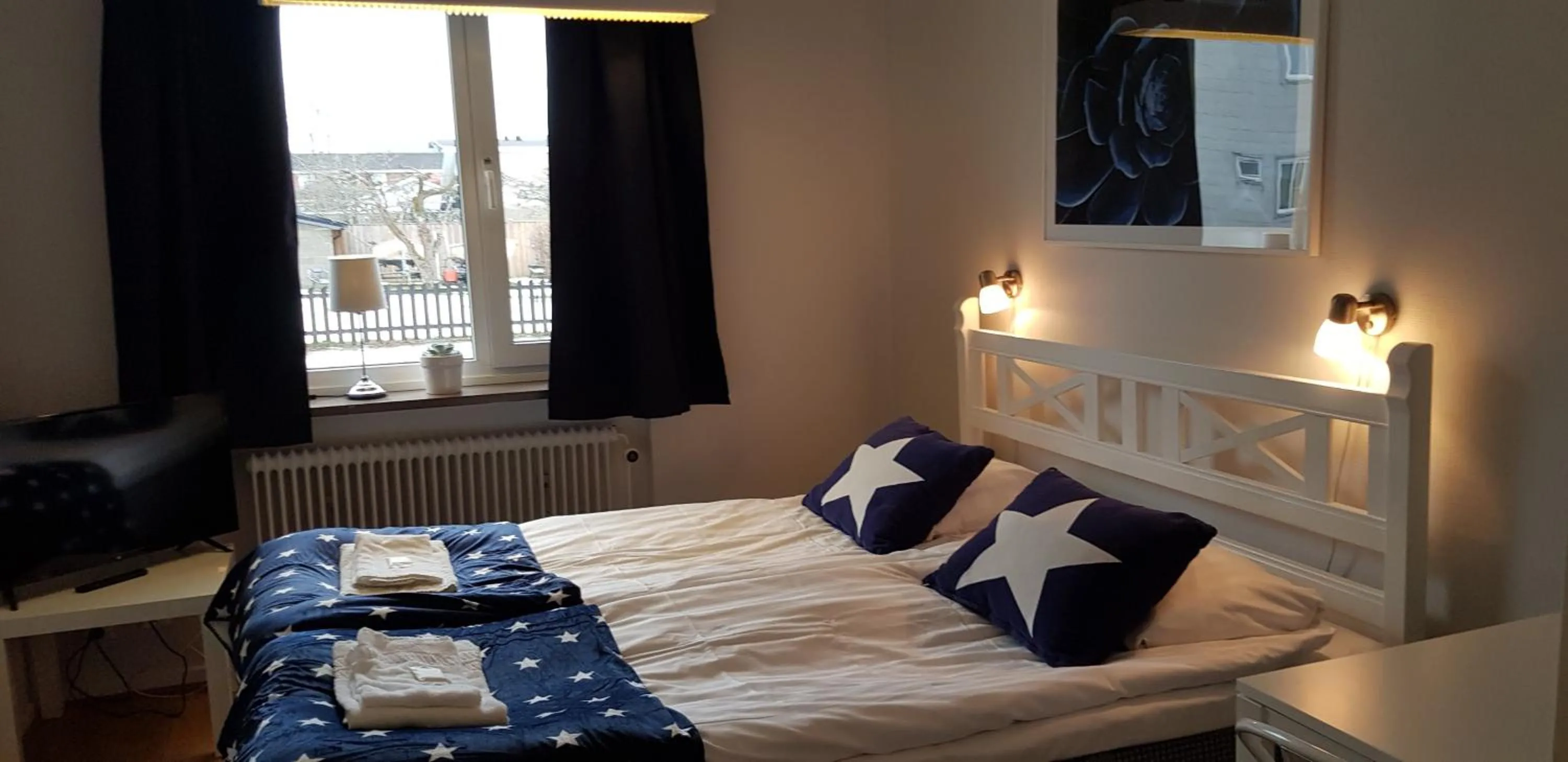 Standard Twin Room with shared shower in Huskvarna Hotell & Vandrarhem