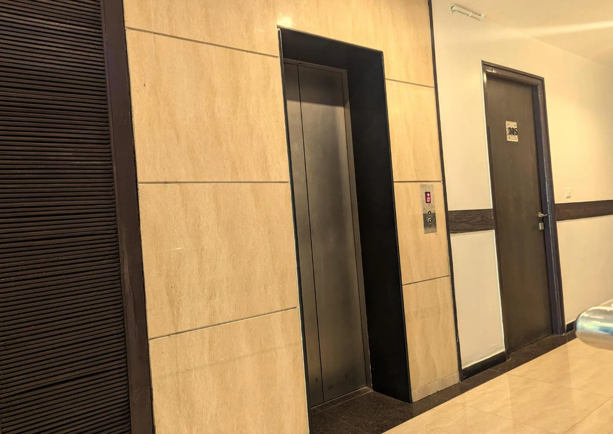 elevator in RBS Residency