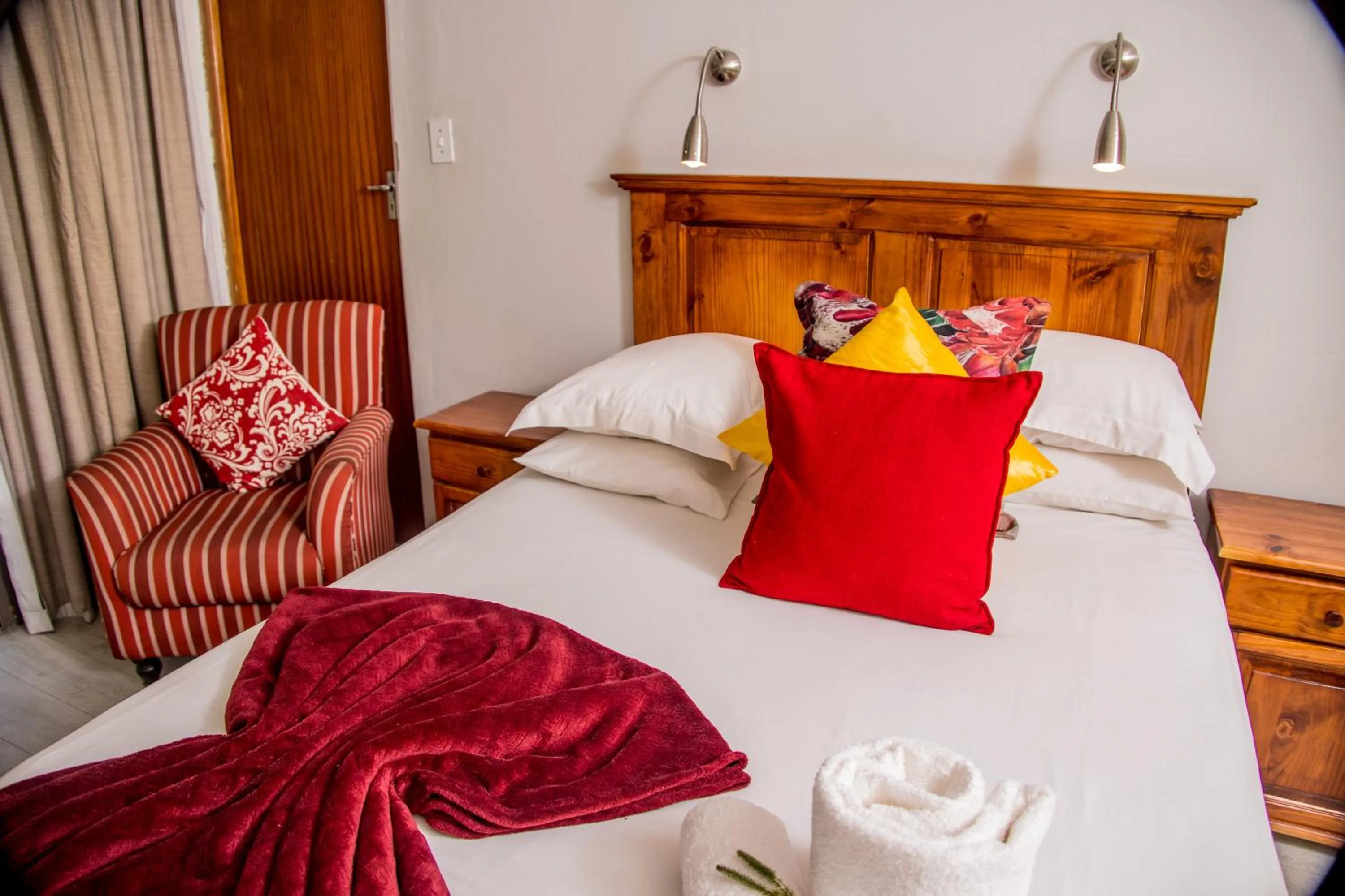 Photo of the whole room, Bed in Twins Guesthouse NO LOAD SHEDDING