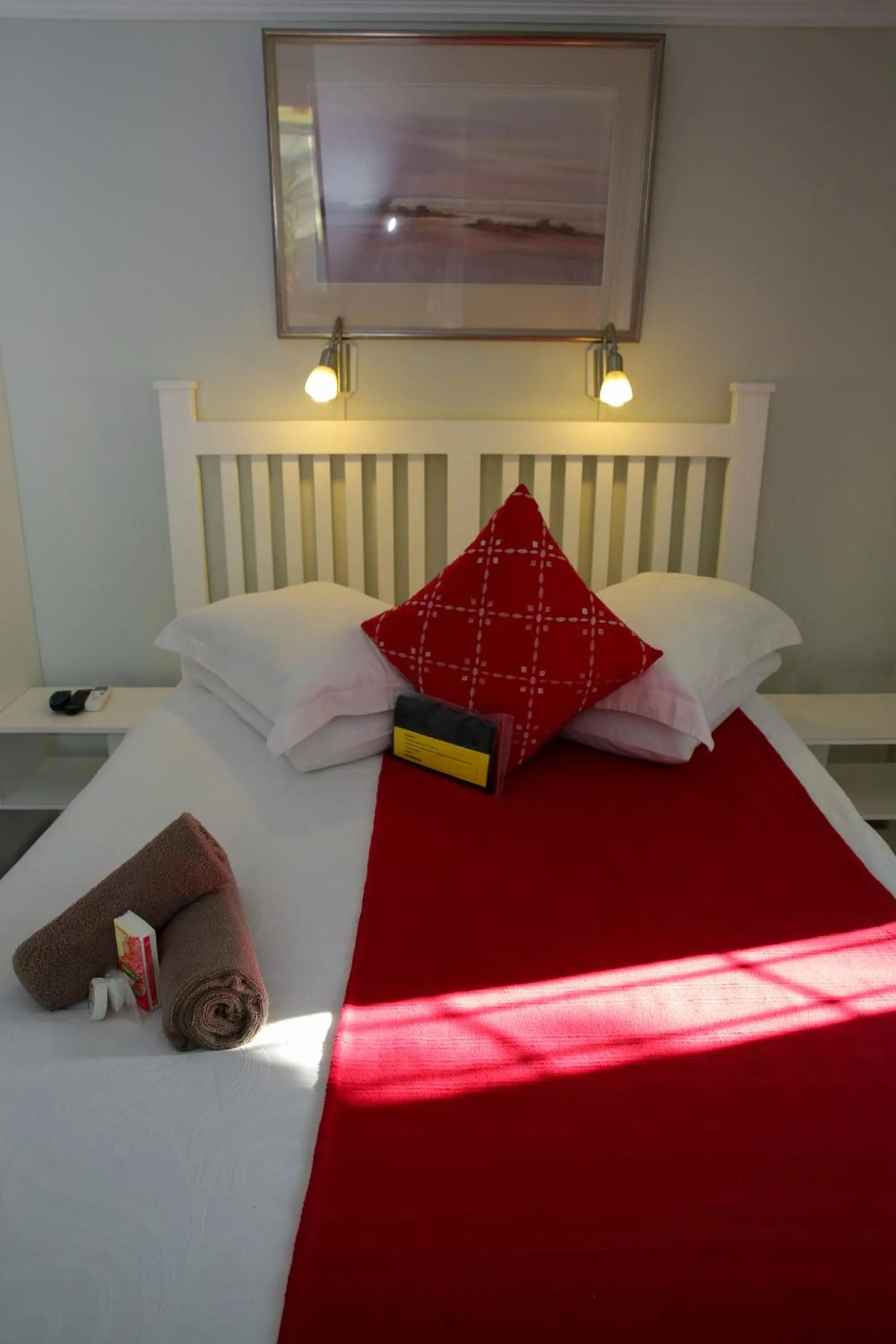 Bed in Twins Guesthouse NO LOAD SHEDDING