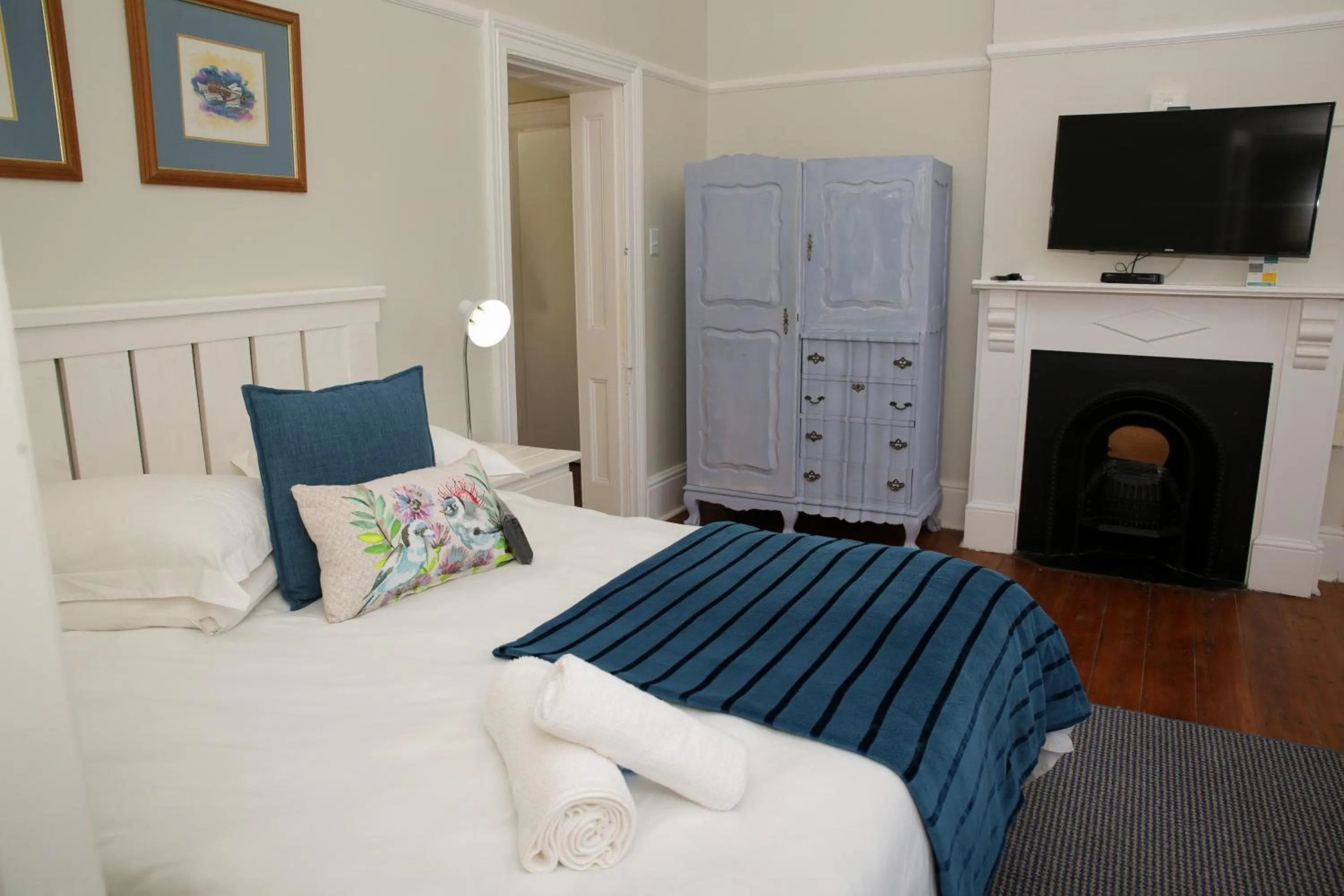 Bed in Twins Guesthouse NO LOAD SHEDDING