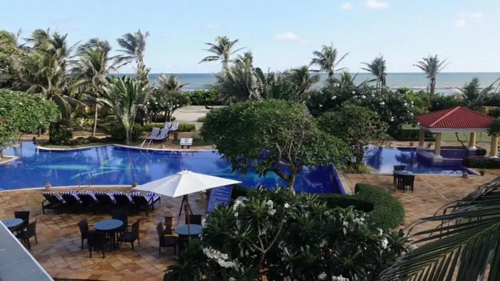 Pool view in The Hans Coco Palms