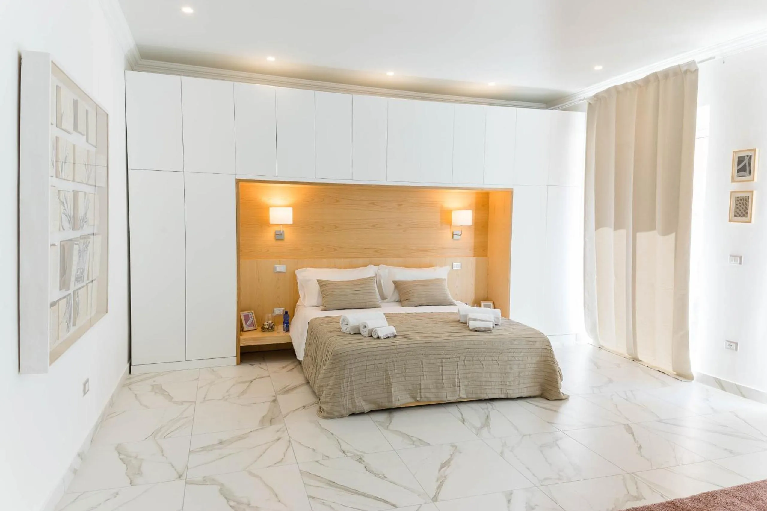 Bed in Luxury Suite Corso Umberto