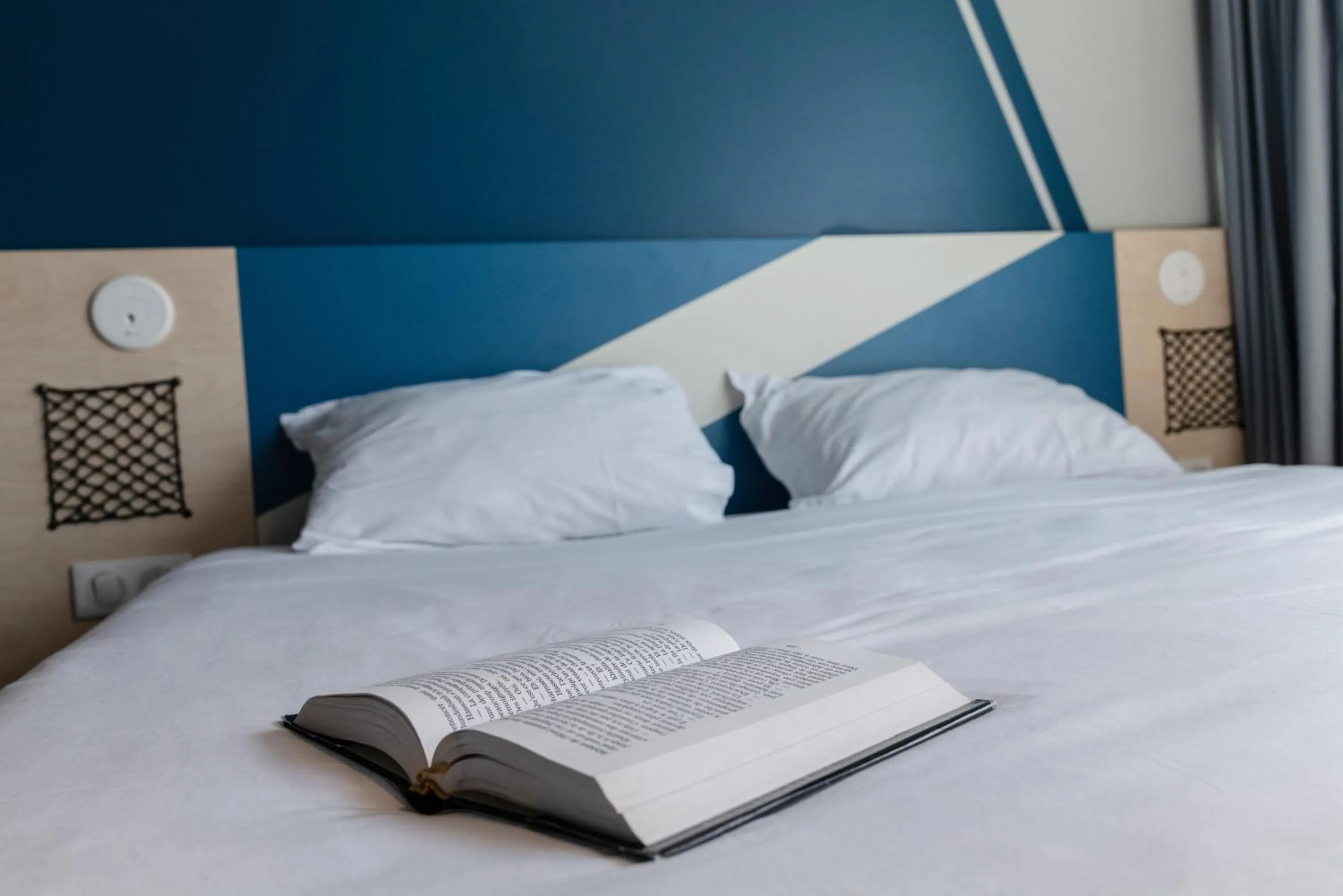 Bed in Ibis Budget Saint Malo Centre