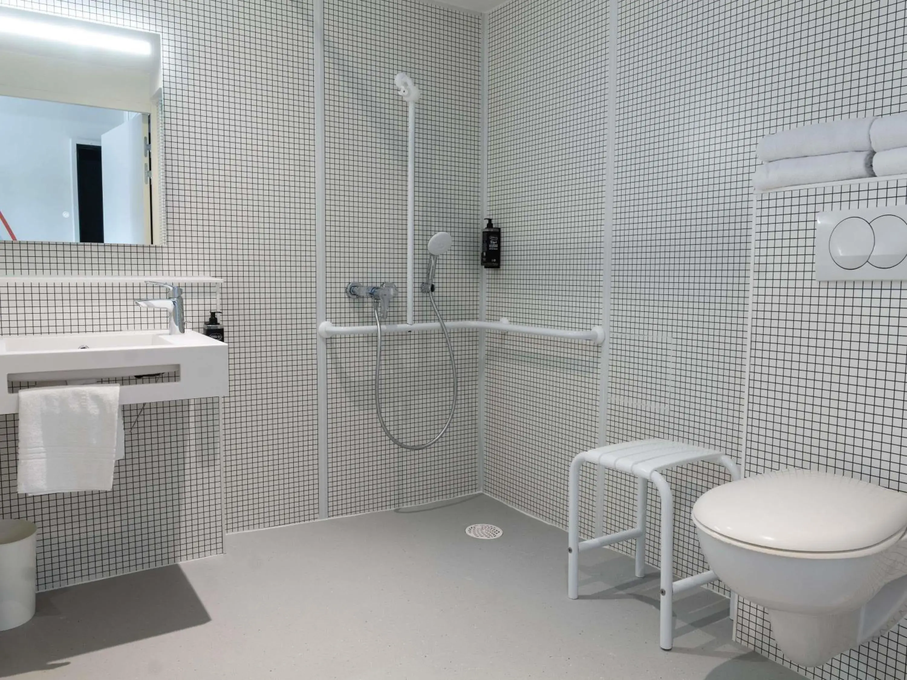 Bedroom in Ibis Budget Saint Malo Centre Bedroom in Ibis Budget Saint Malo Centre