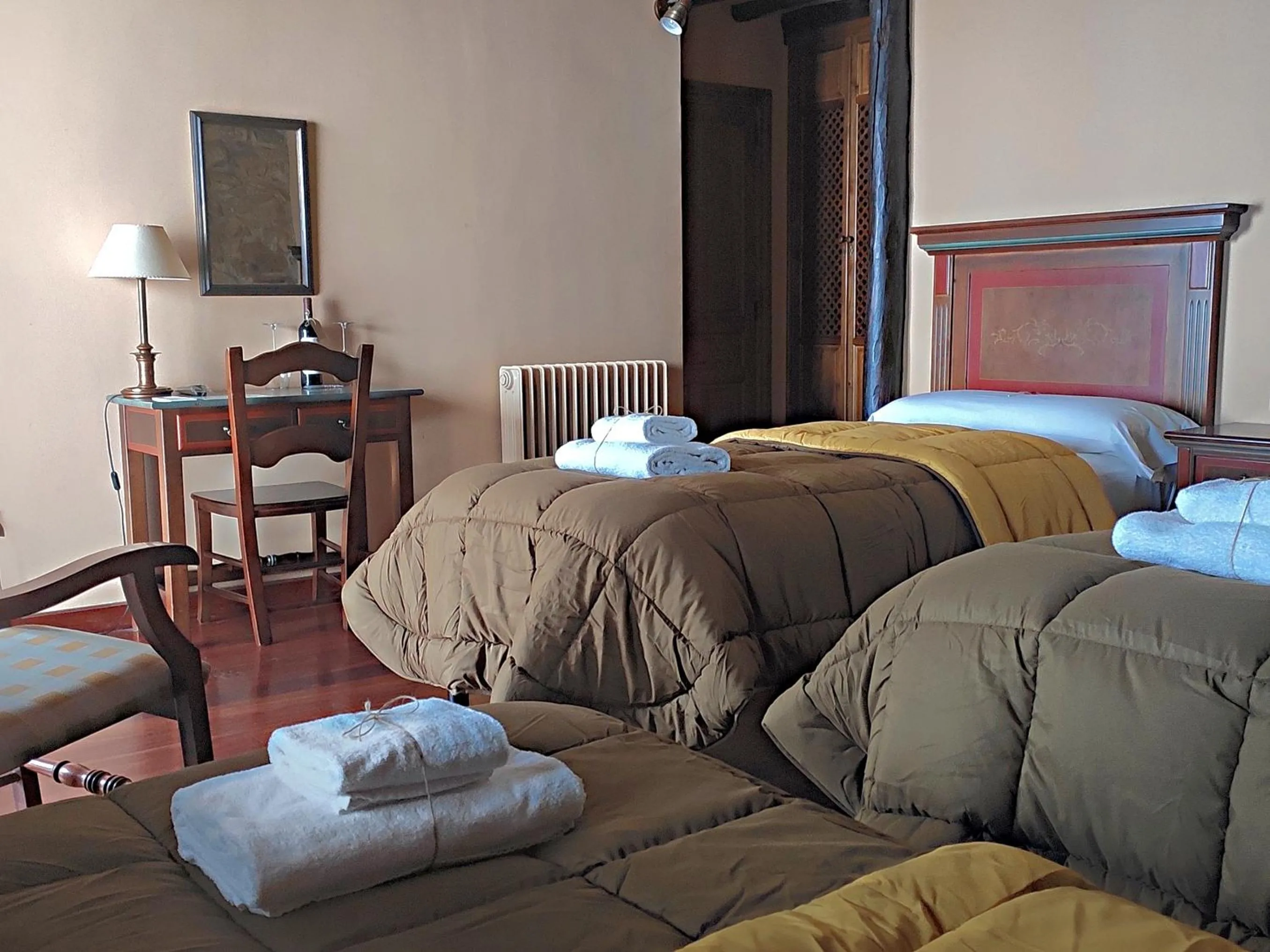 Triple Room with Balcony in Posada de Candelario