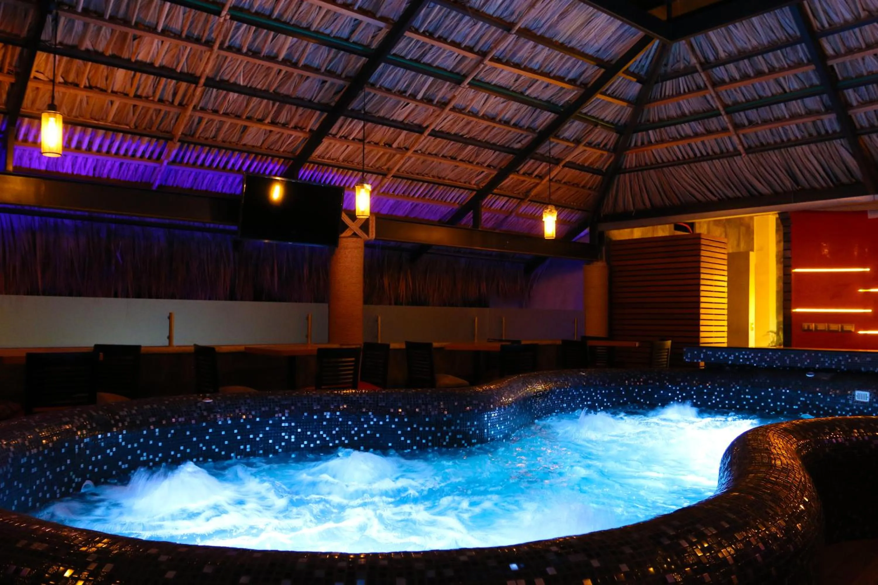 Hot Tub in Nequi Hotel Boutique