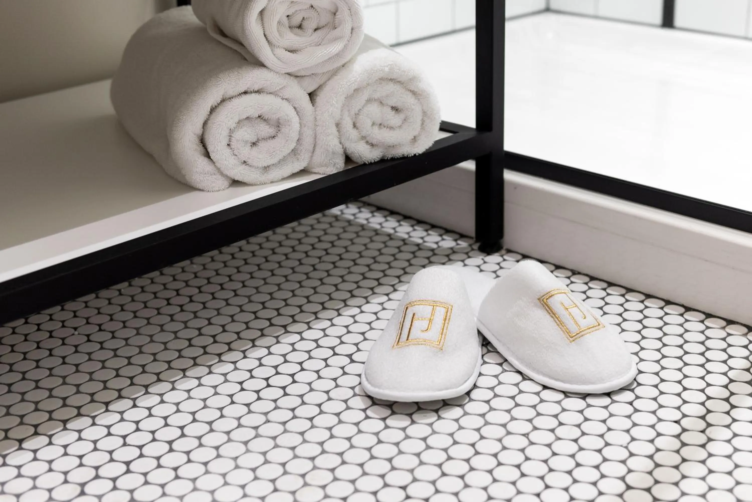 Bathroom in Arlo Chicago